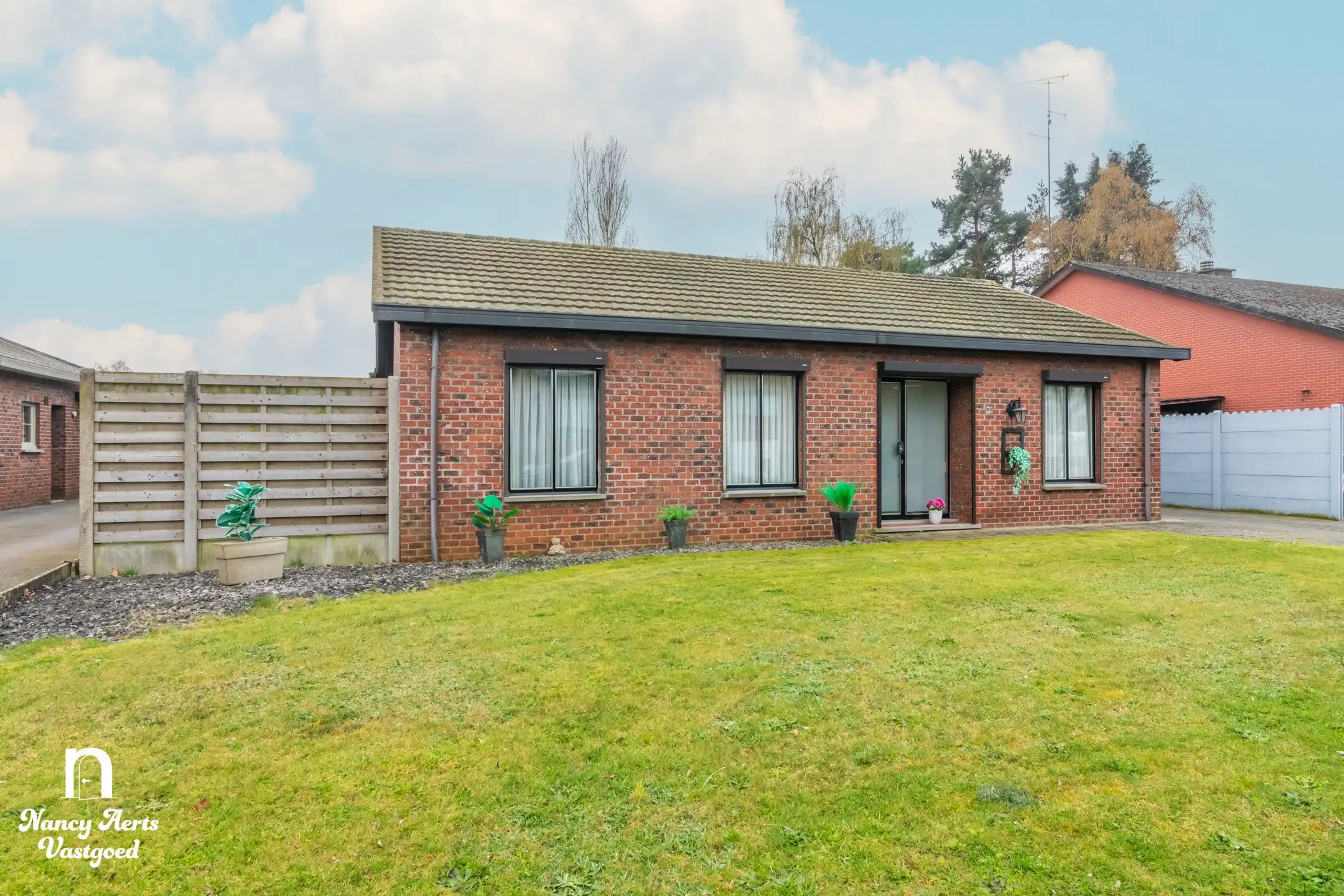 Gelijkvloers wonen met zuidgerichte tuin in rustige straat foto 2