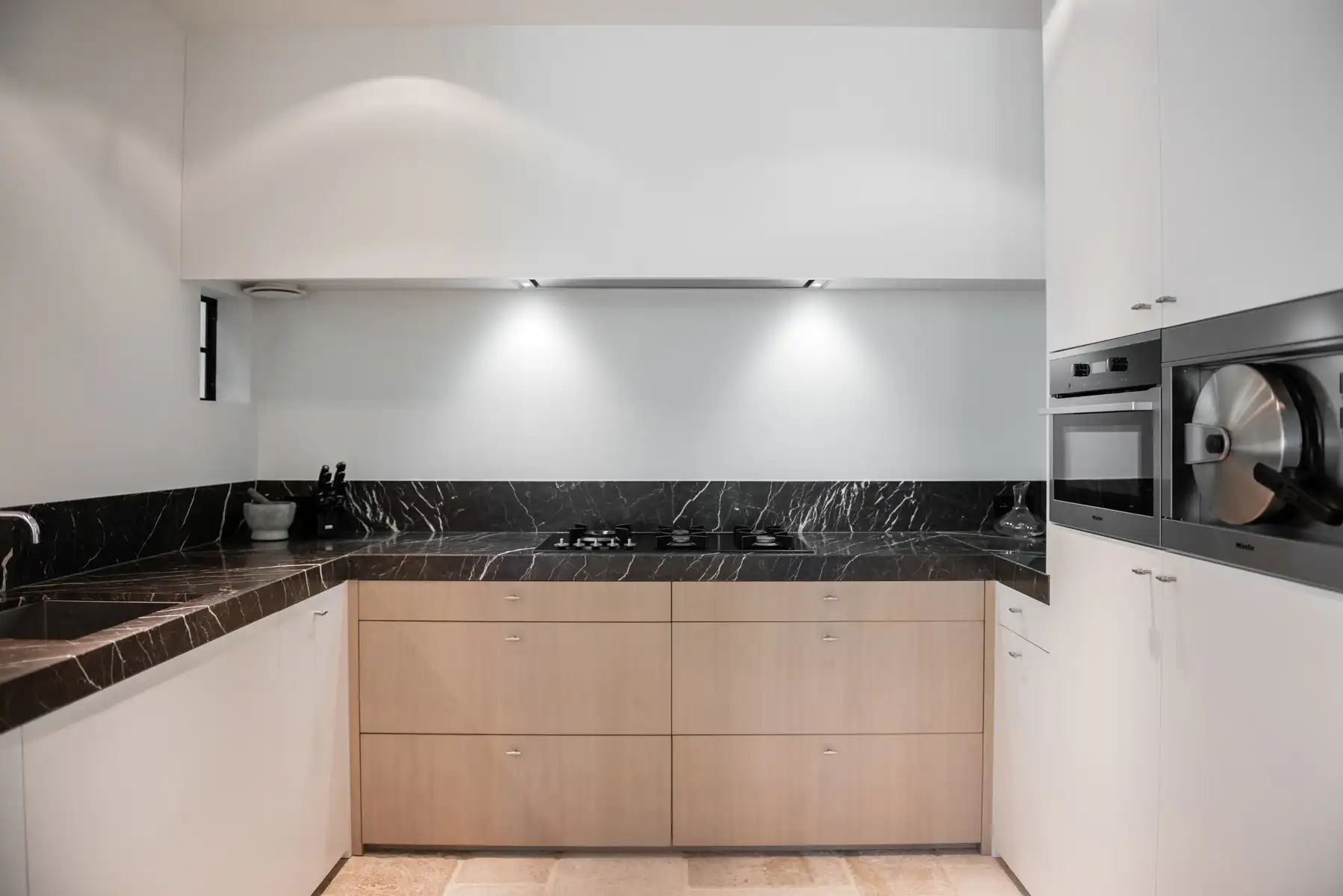 Exclusieve instapklare woning met zwembad en open groenzicht foto 11