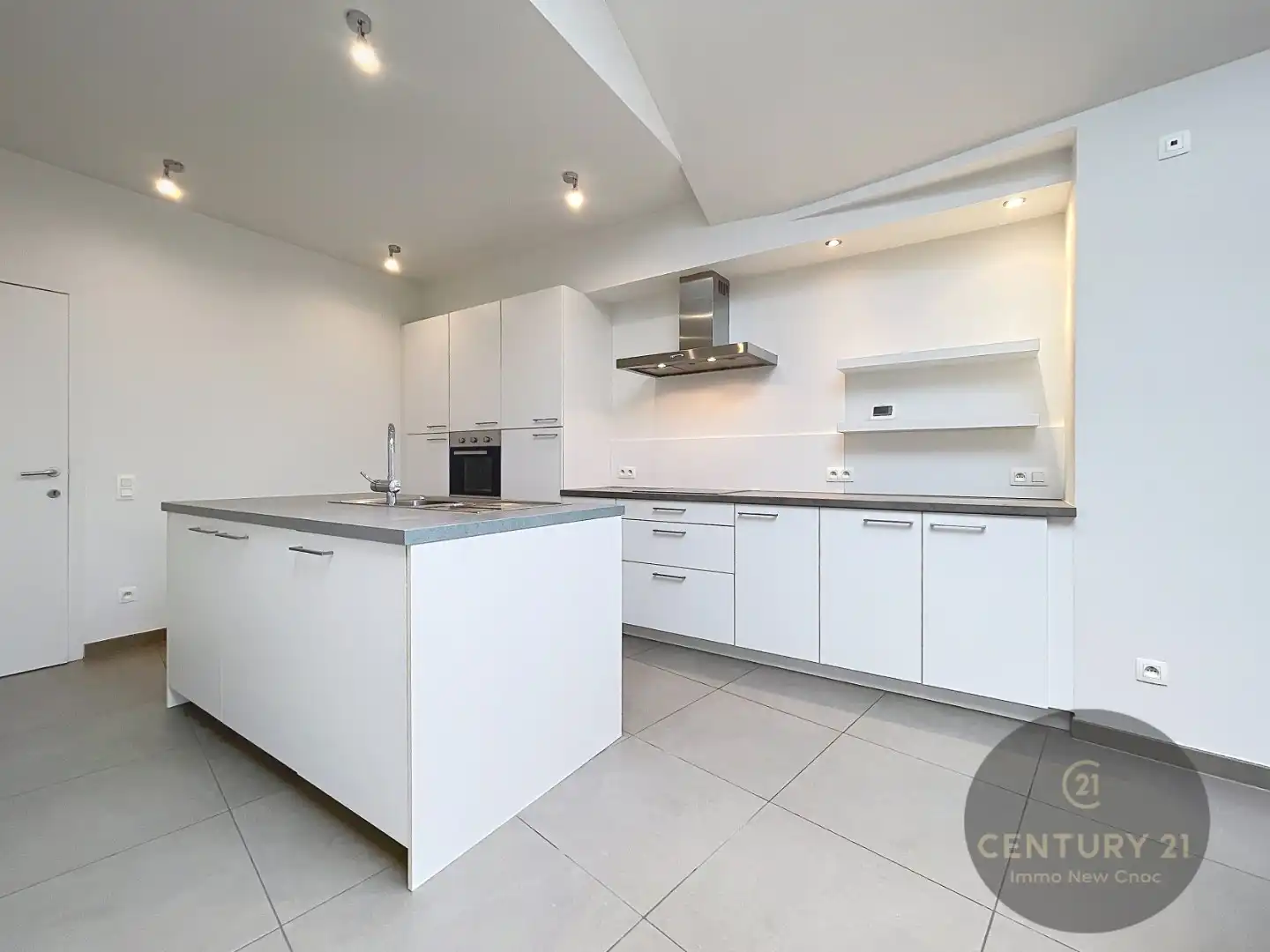 Prachtige rijwoning gelegen in Dudzele dorp. foto 2