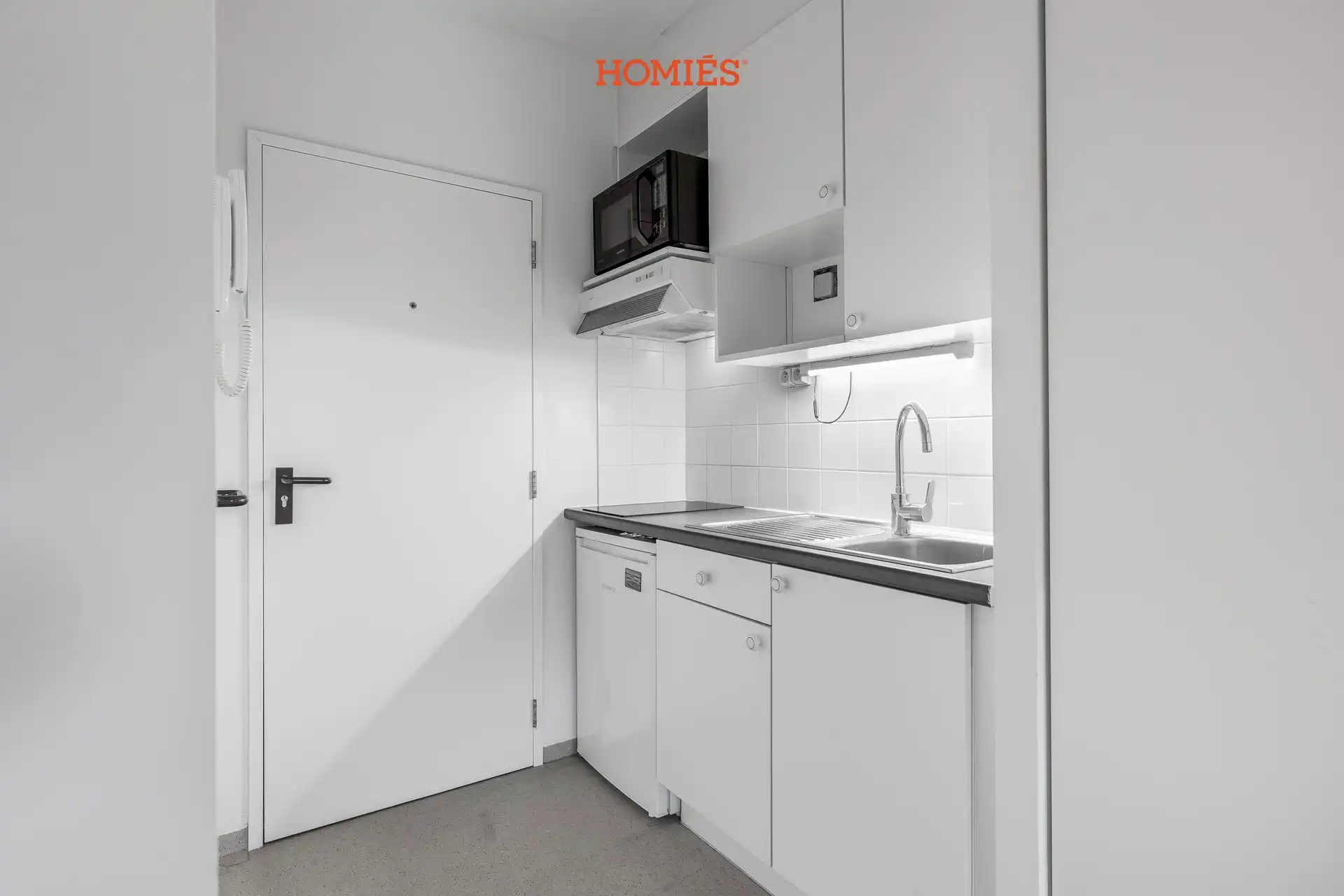 Gezellige studio met terras en centrale ligging foto 7