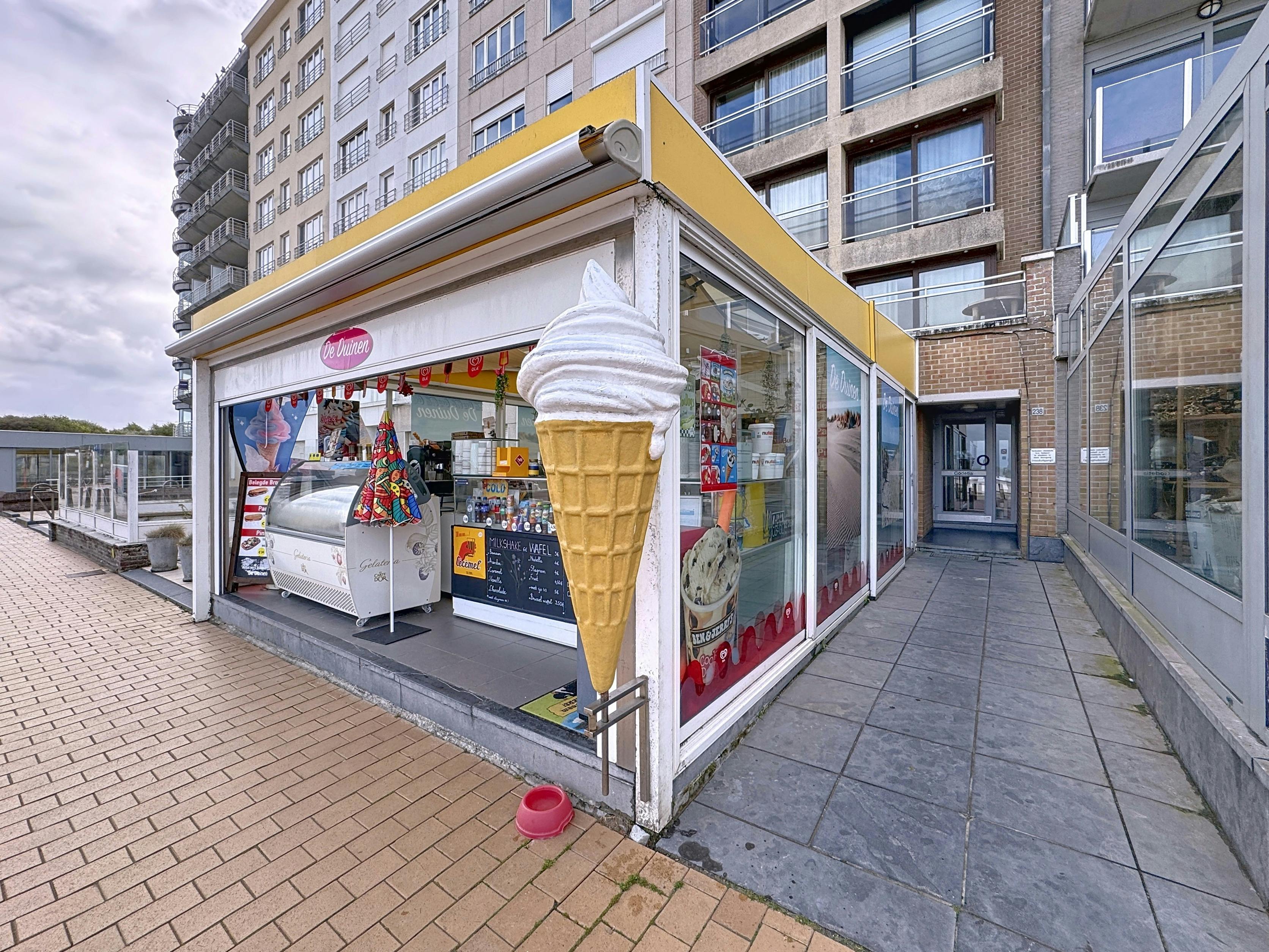 Handelspand met frontaal zeezicht in Blankenberge (82m²) foto 2