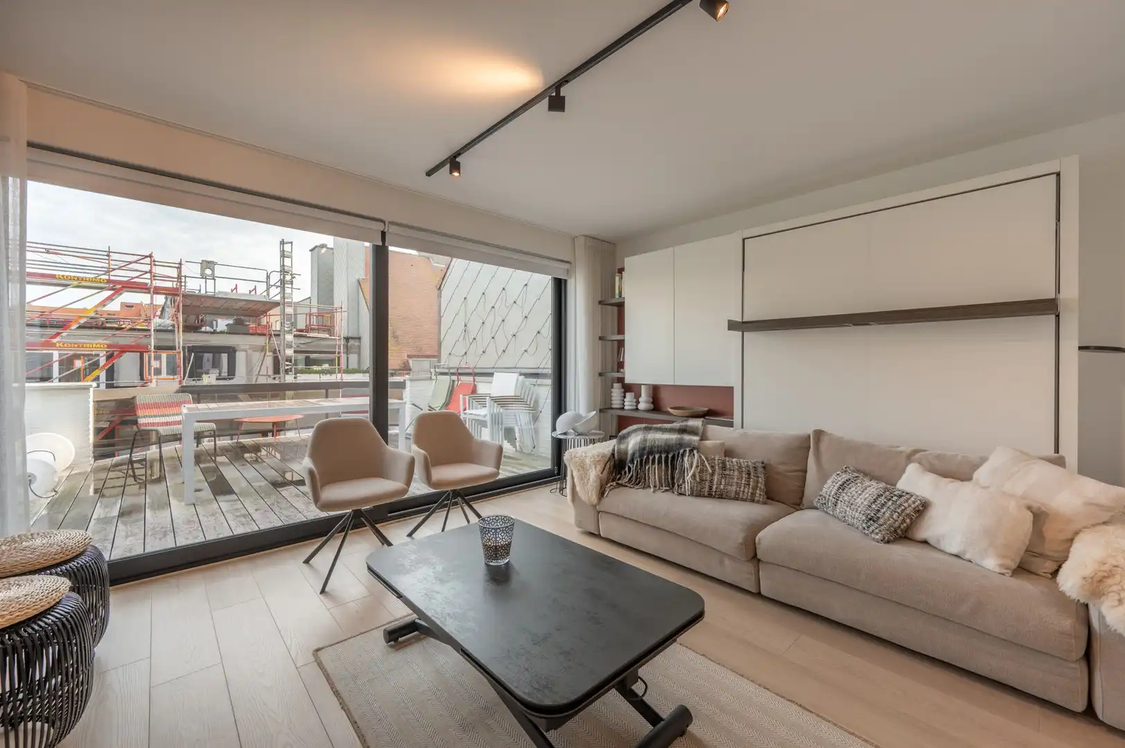 Appartement met schitterend zonneterras en zijdelings zeezicht vlakbij het Driehoeksplein in het Zoute. foto 4