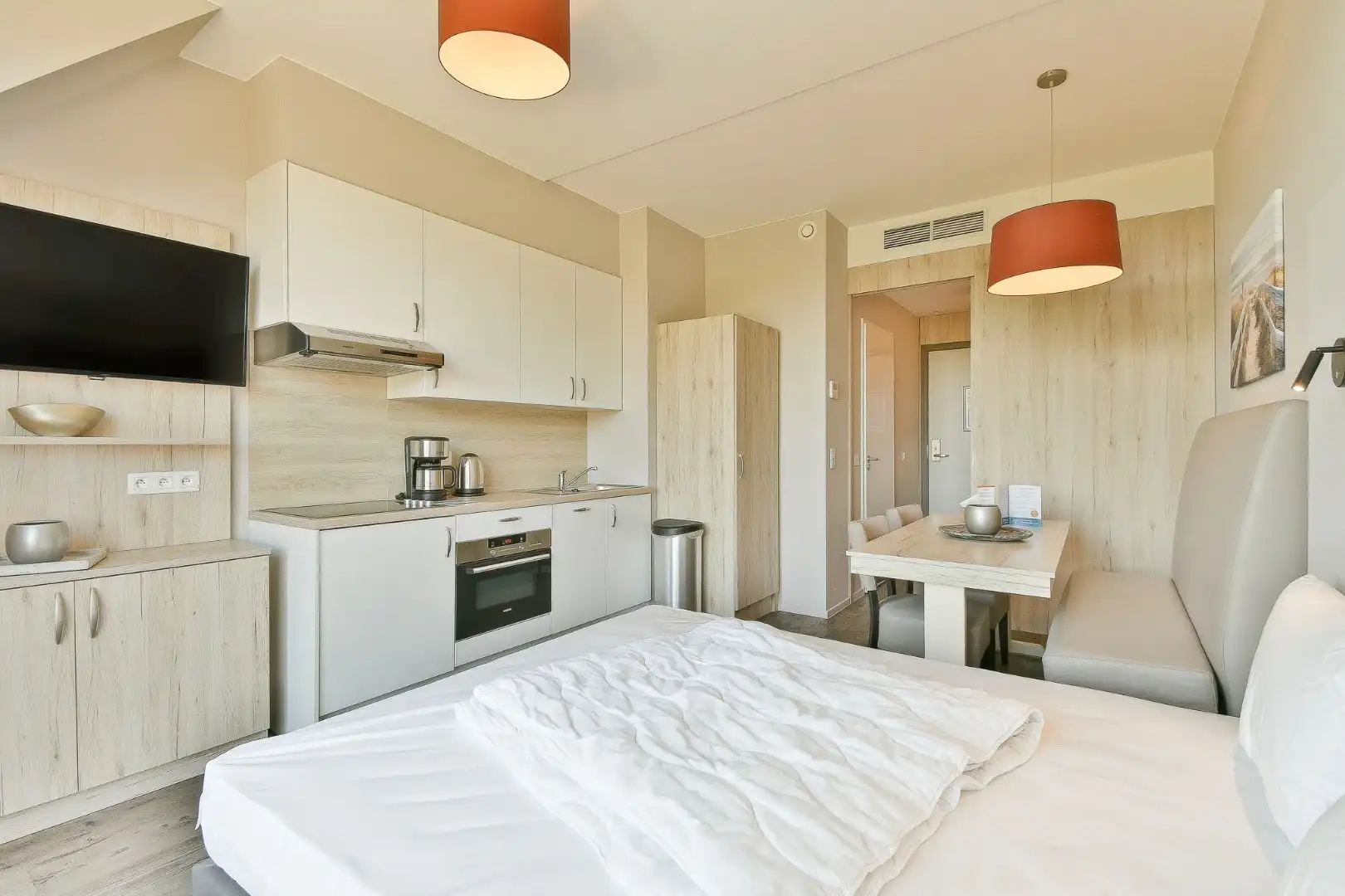 Vernieuwd gemeubeld vakantieappartement foto 6