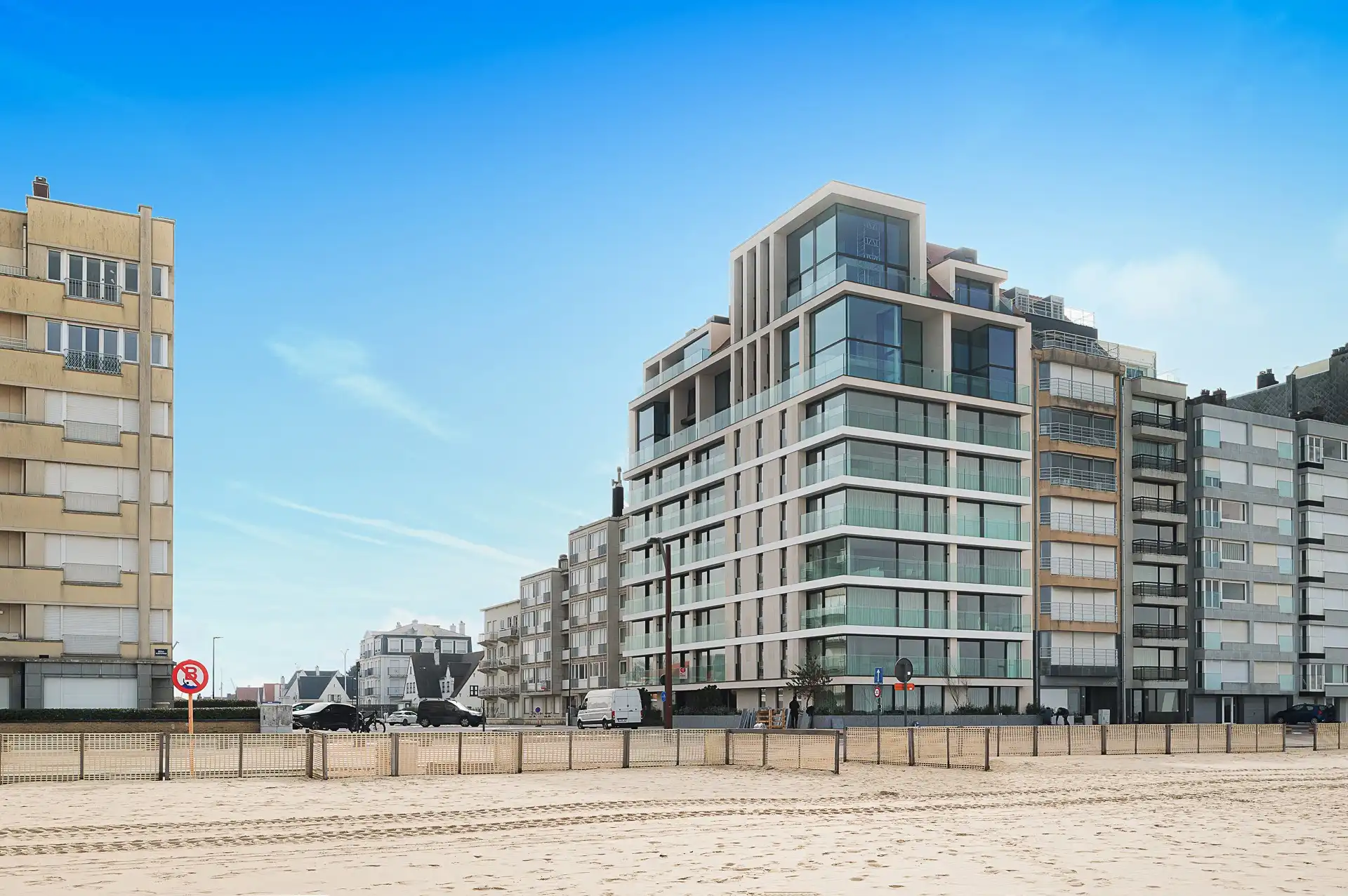 Gemeubeld: nieuwbouw appartement met zijdelings zeezicht! foto 3