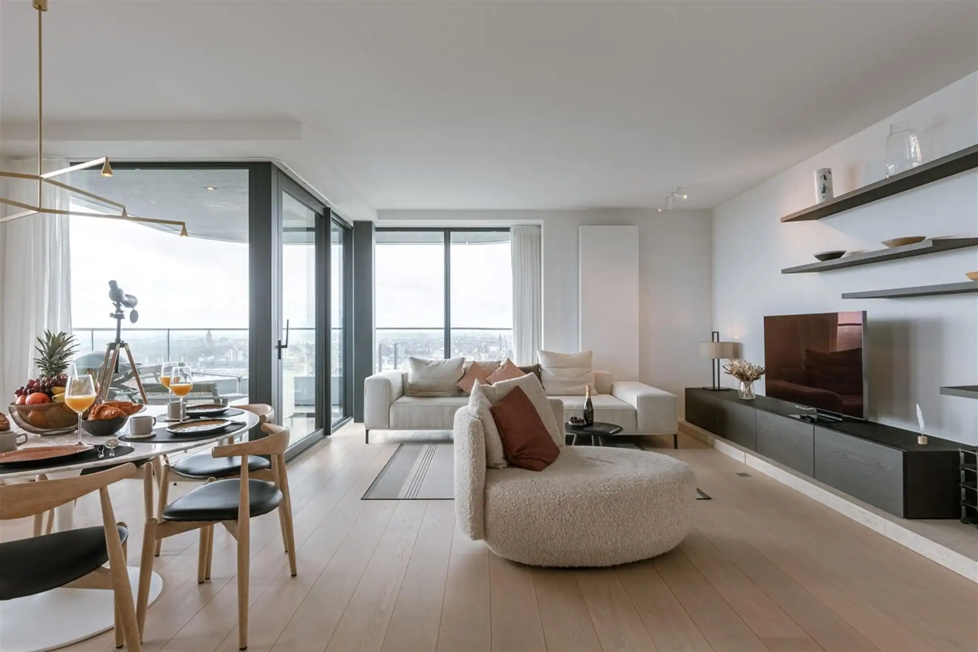 Luxueus appartement op de 22ste verdieping – Ensor Tower 1 foto 2
