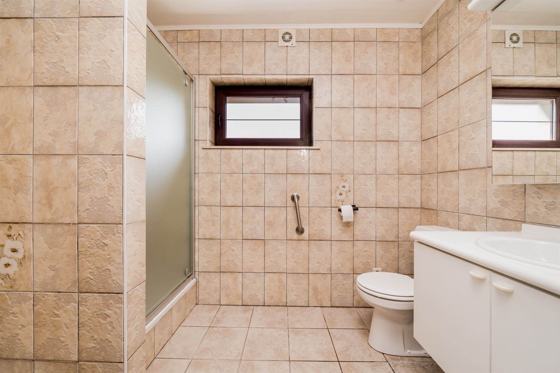 Rustig gelegen woonhuis met veel potentieel foto 10