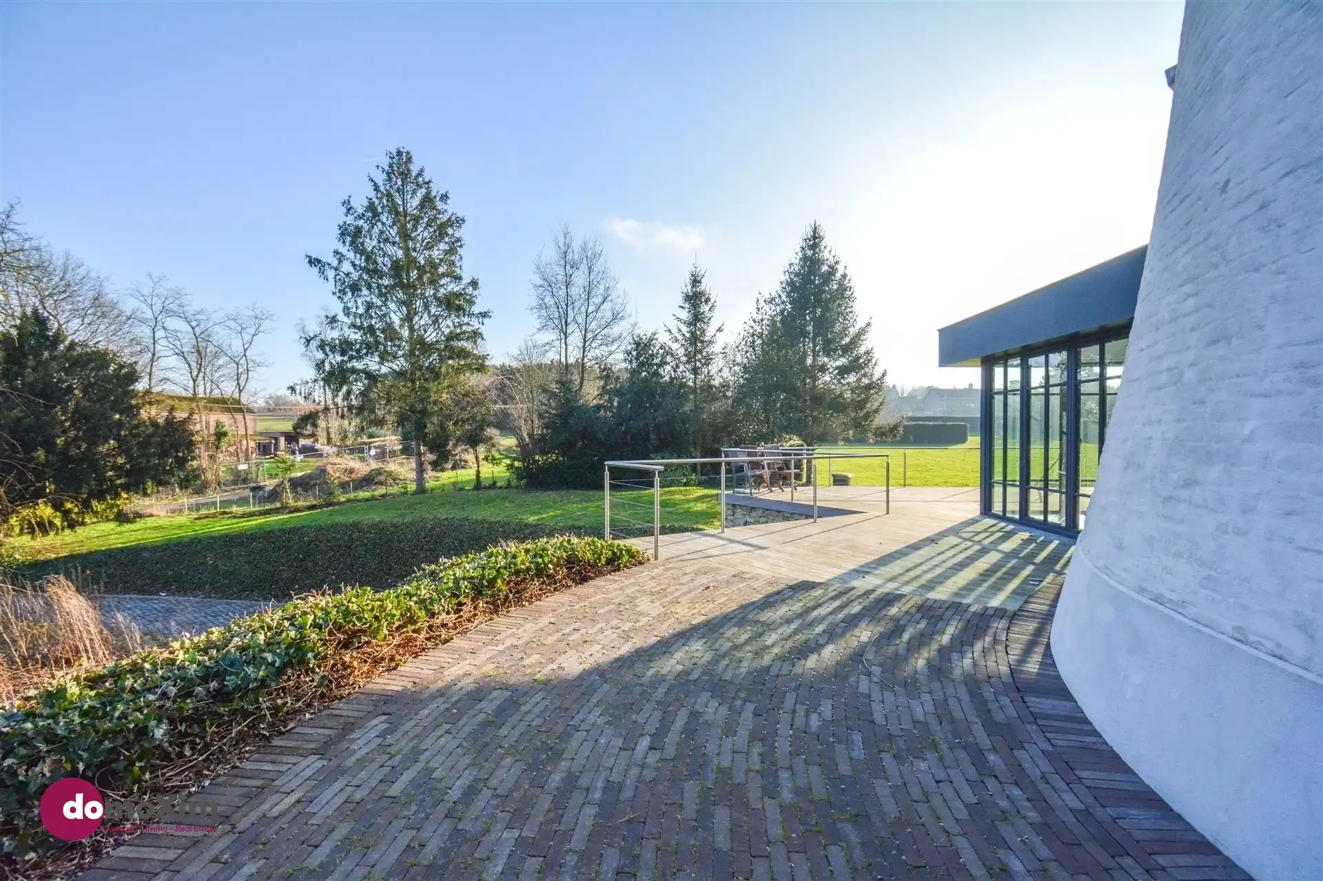 De Oude Korenmolen van Veltem, een unieke villa op een perceel van 47 are foto 3