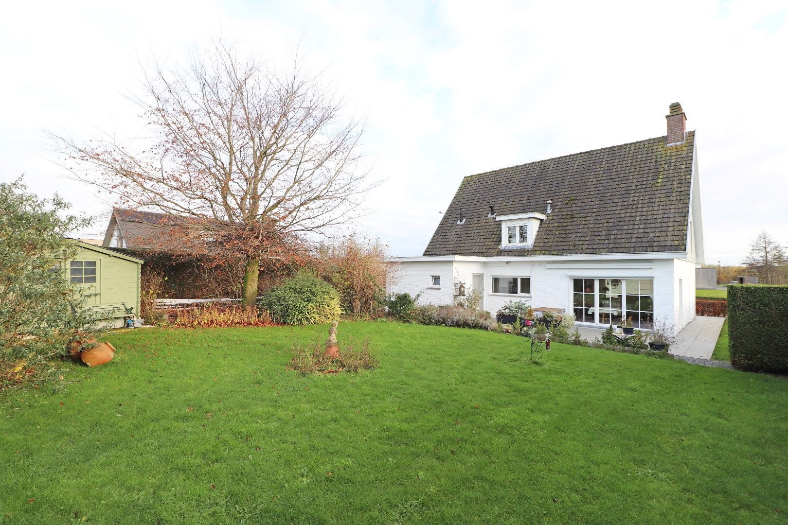 Hoofdfoto van de publicatie: Gerenoveerde woning op 818 m²