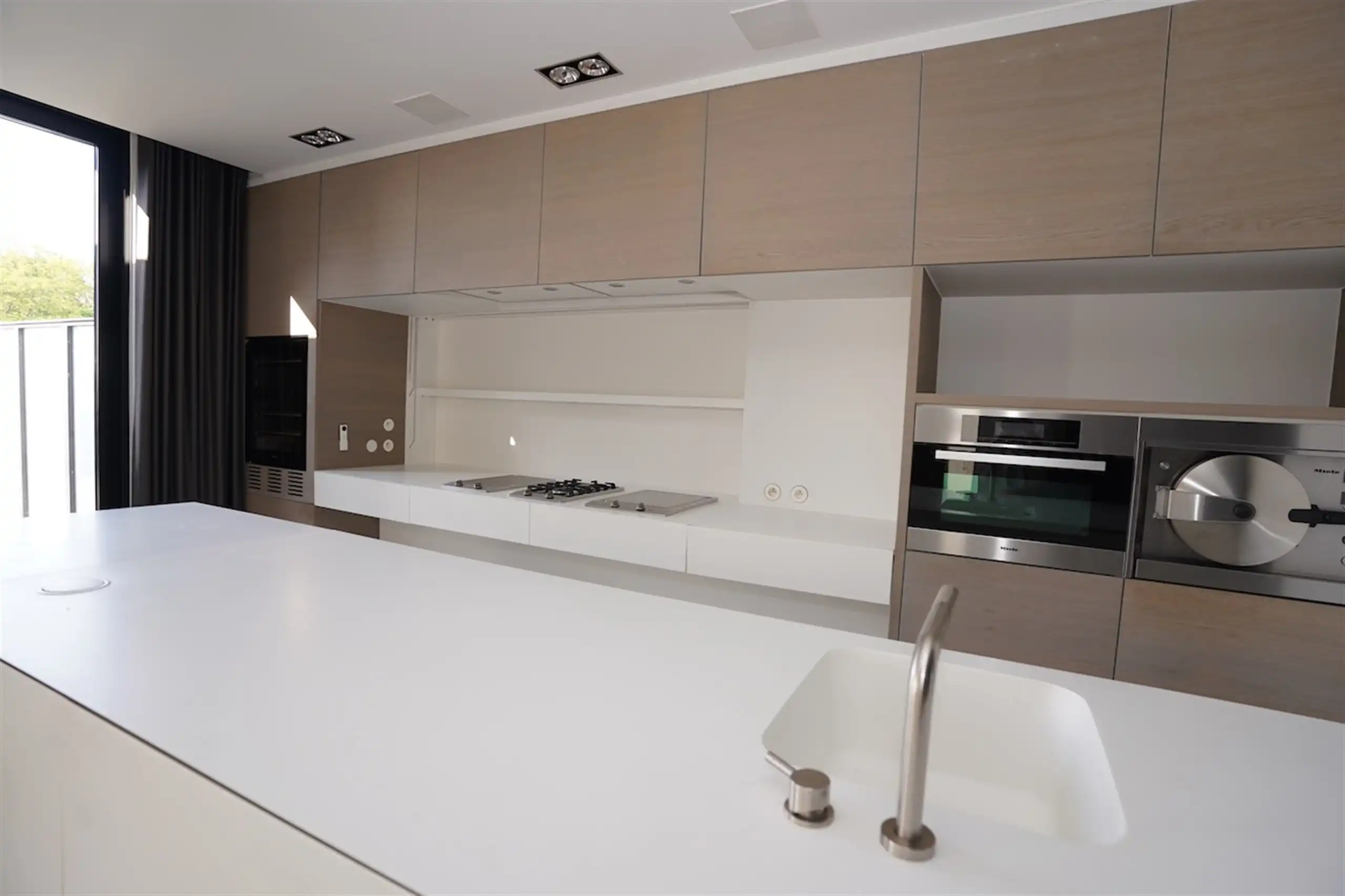  Luxepenthouse met Zwembadtoegang & 2 Slaapkamers + bureel foto 10