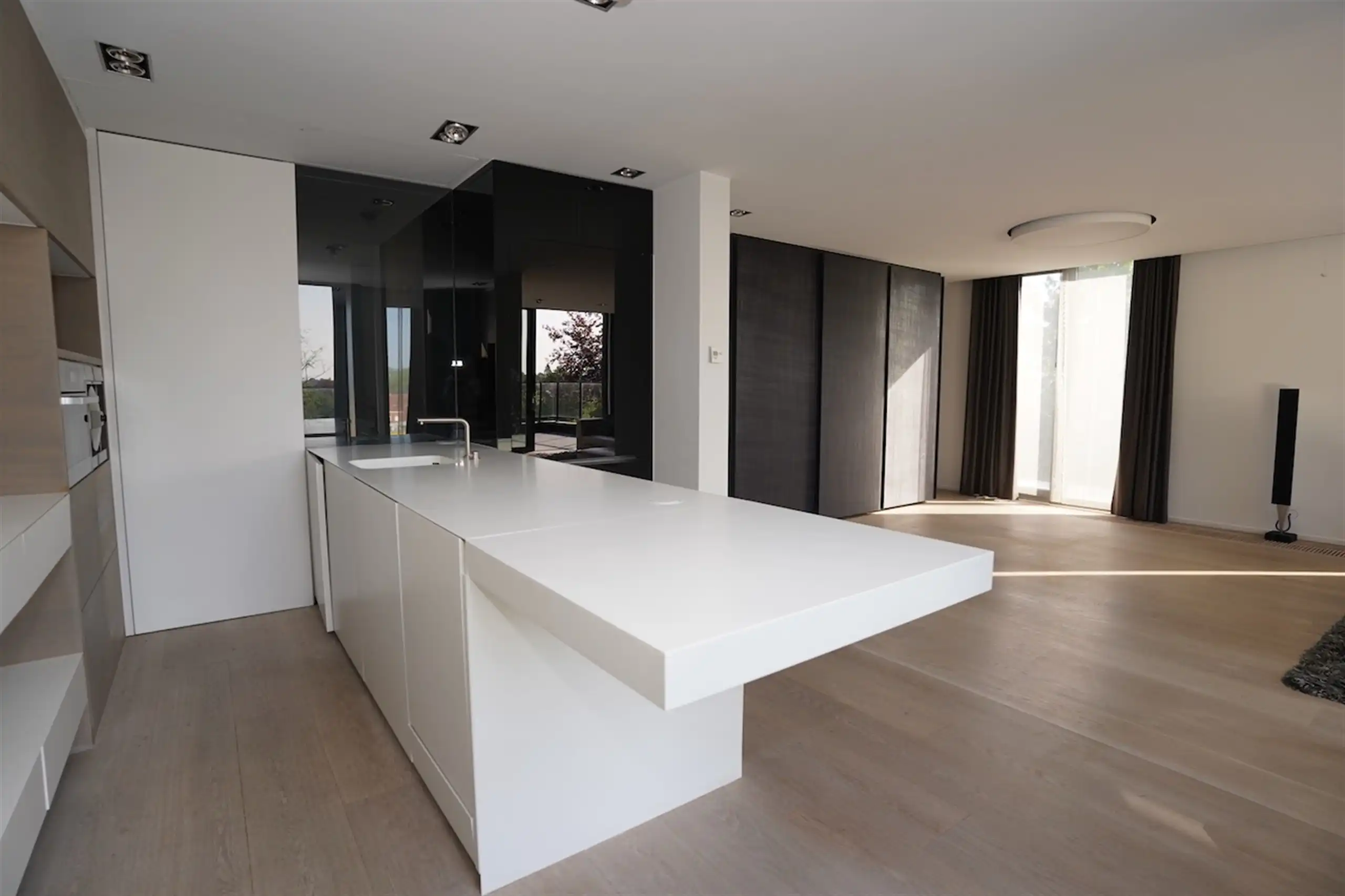 Exclusief Wonen: Luxepenthouse met Zwembadtoegang & 3 Slaapkamers! foto 10