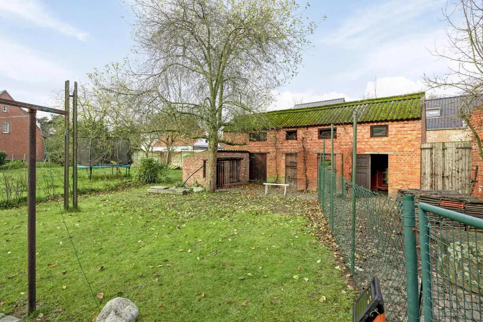 Verder te ontwikkelen eigendom van ca 17are met landelijke karakters. foto 25