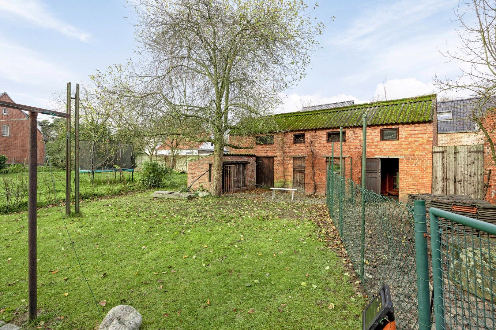 Verder te ontwikkelen eigendom van ca 17are met landelijke karakters. foto 25