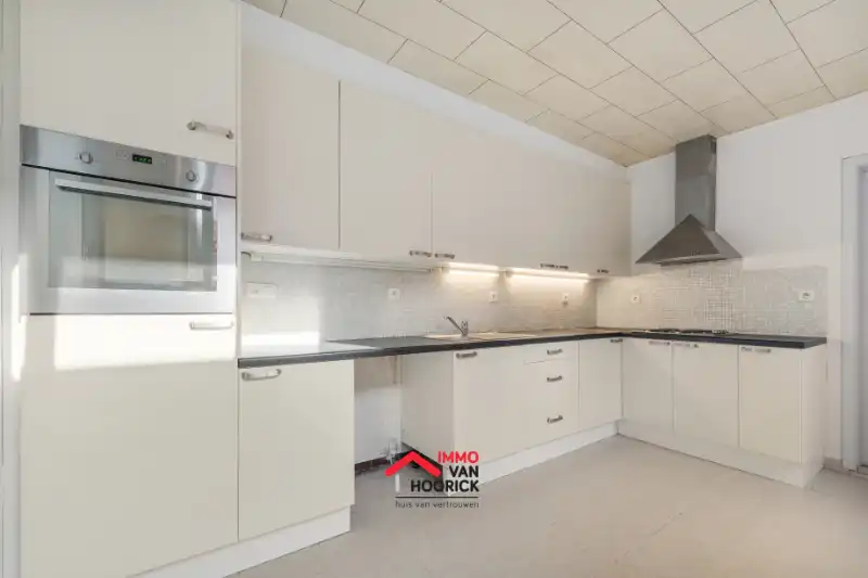 Ruime woning 3 slaapkamers - tuin op 360m² foto 8