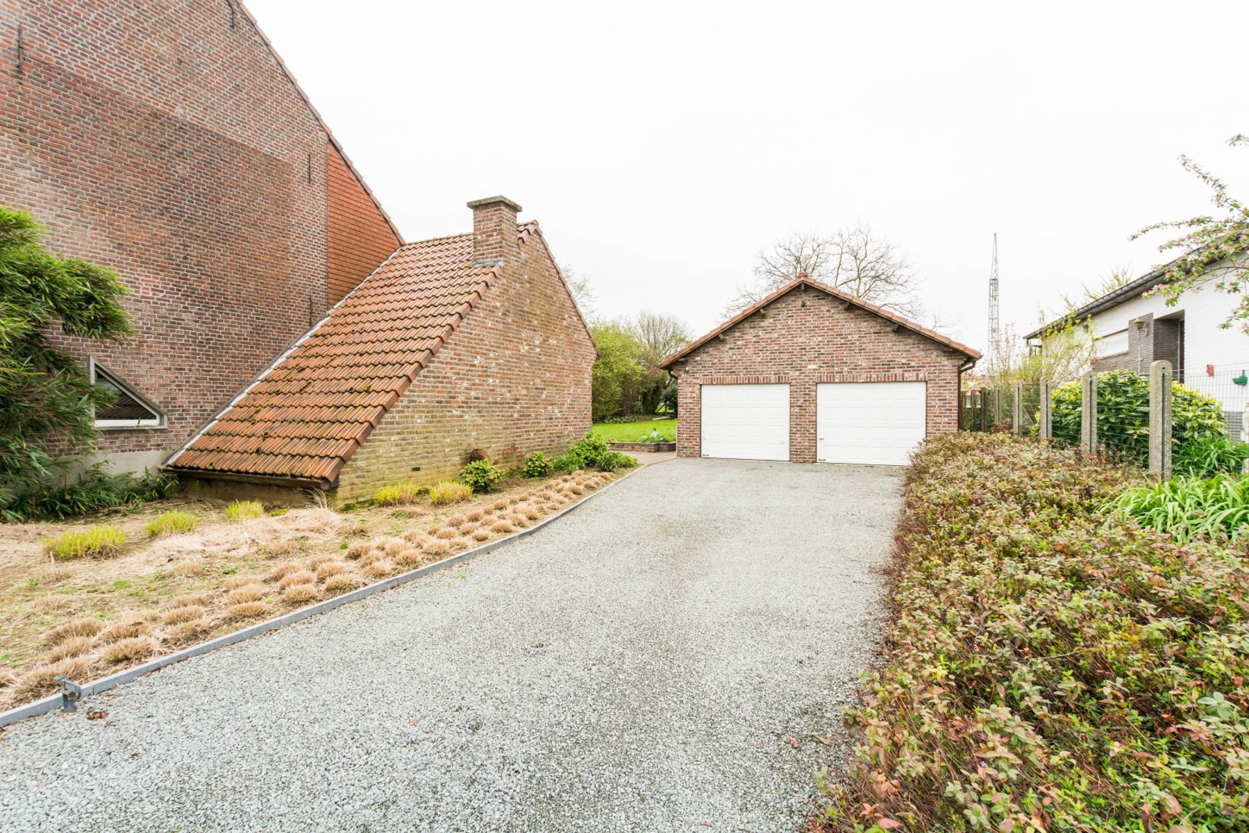 Karaktervolle burgerwoning met praktijkruimte, garage & tuin foto 6