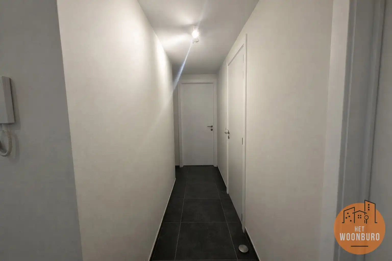 Modern en ruim appartement met kelder en autostaanplaats. foto 8