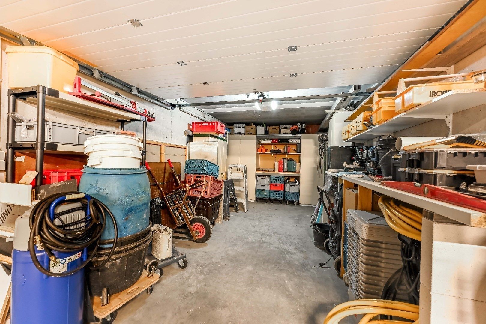 LUXUEUZE PENTHOUSE (BJ 2019) MET GUNSTIGE LIGGING foto 23