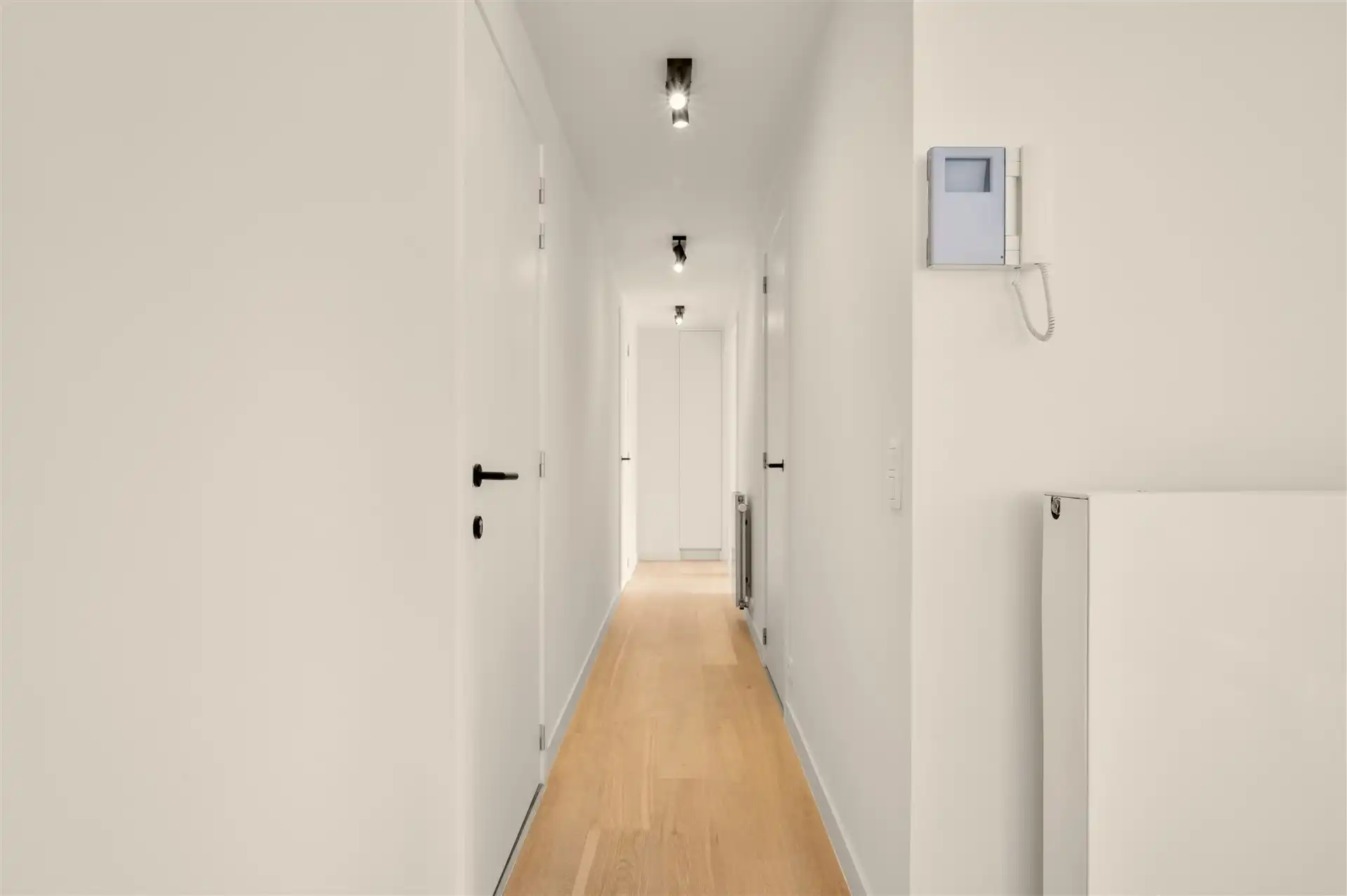 Prachtig gelijkvloers hoekappartement met 2 slpks foto 5