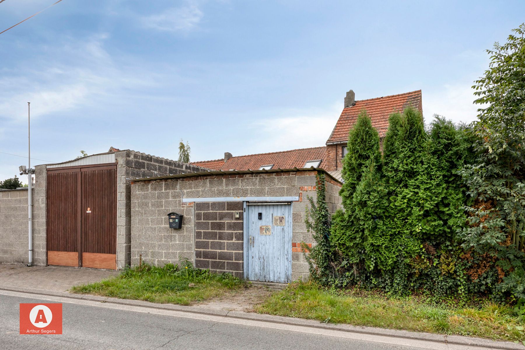 Te renoveren starters-woning of project  foto 2