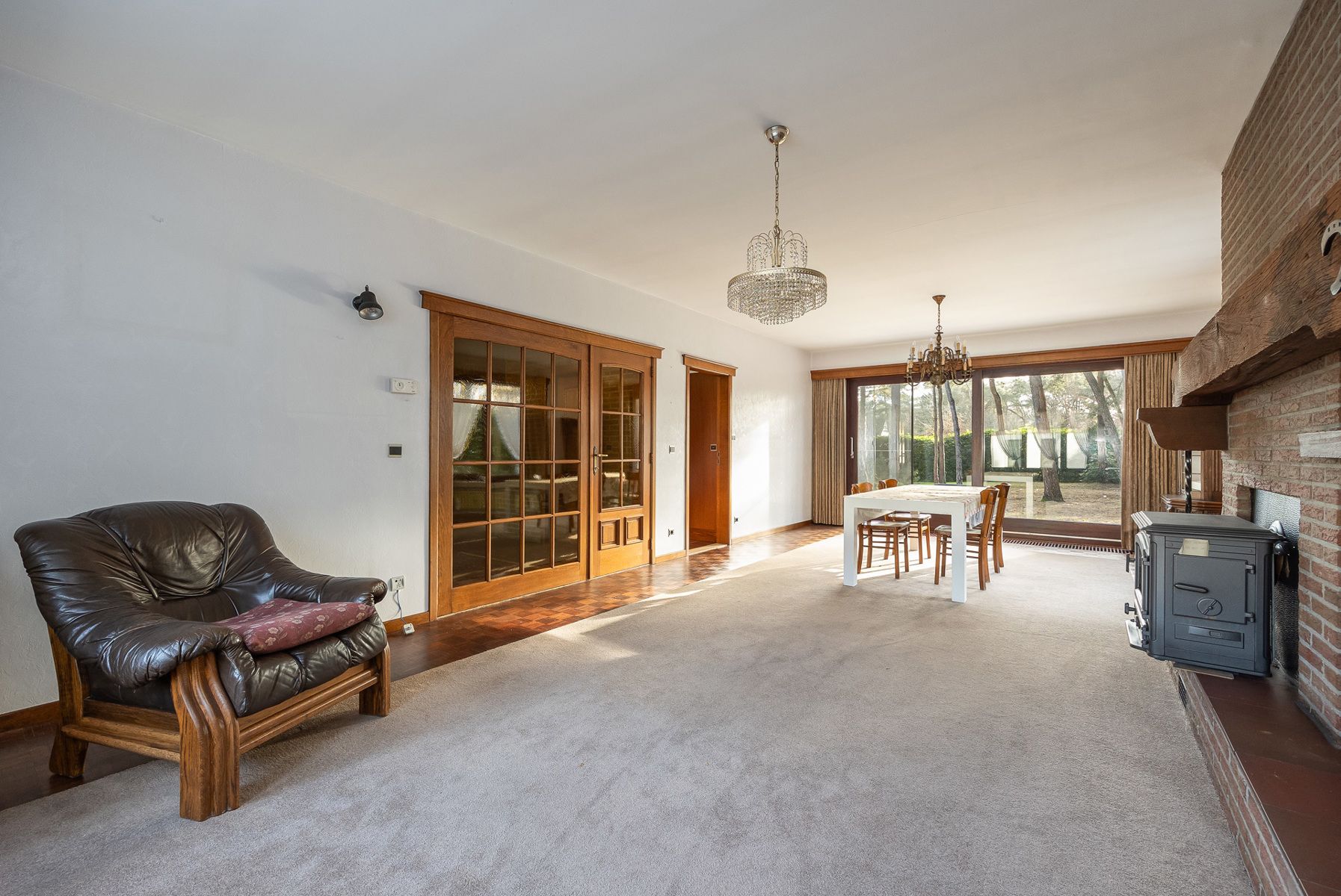 Laagbouwvilla met 3 slaapkamers op perceel grond van 1.831m². Zuidoost georiënteerd.  foto 3