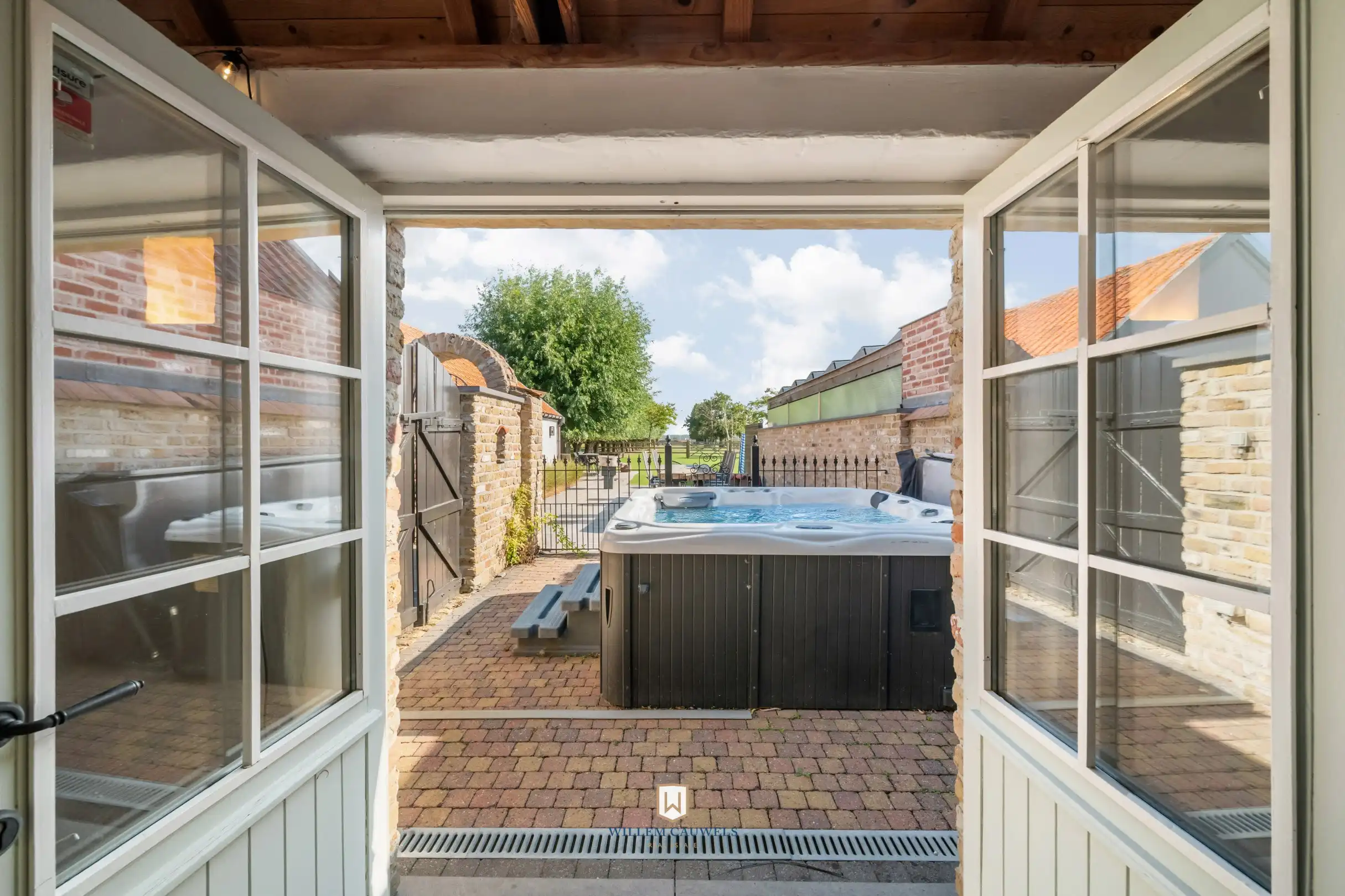 Charmant landelijk huis met prachtige tuin en grote garage foto 26