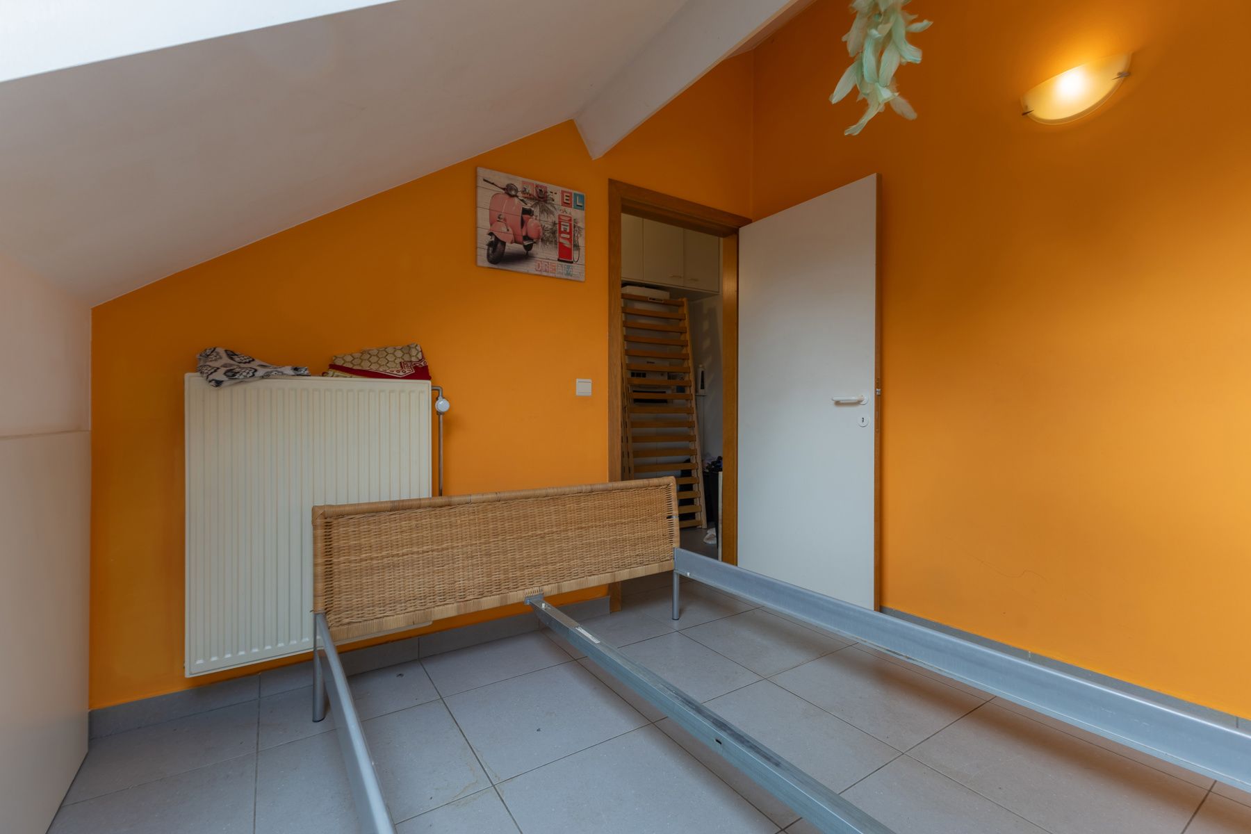 Zeer ruime eengezinswoning met 6 kamers, tuin en garage foto 26