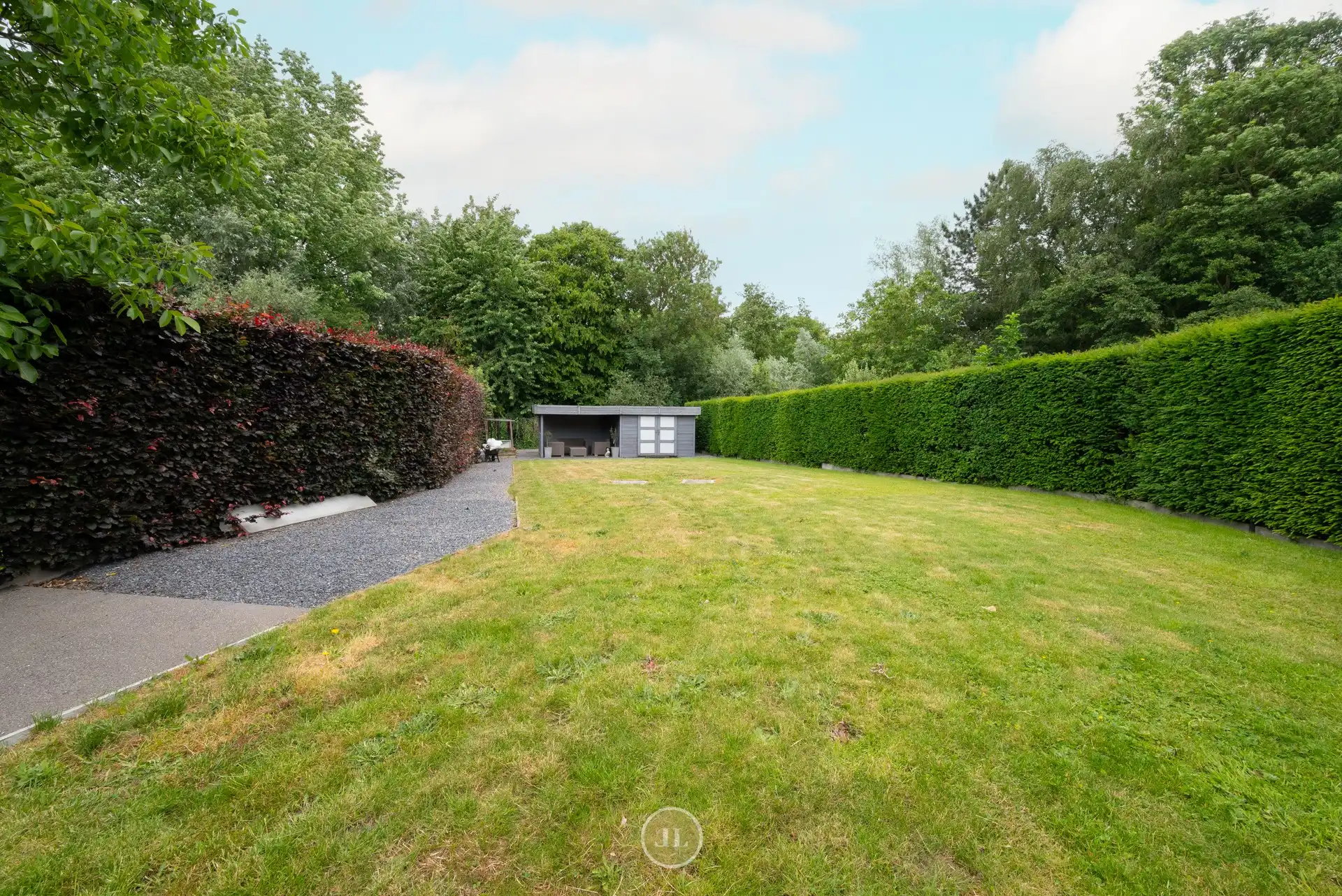 Eigentijdse moderne groen gelegen villa met mooie tuin in Marke centrum foto 36