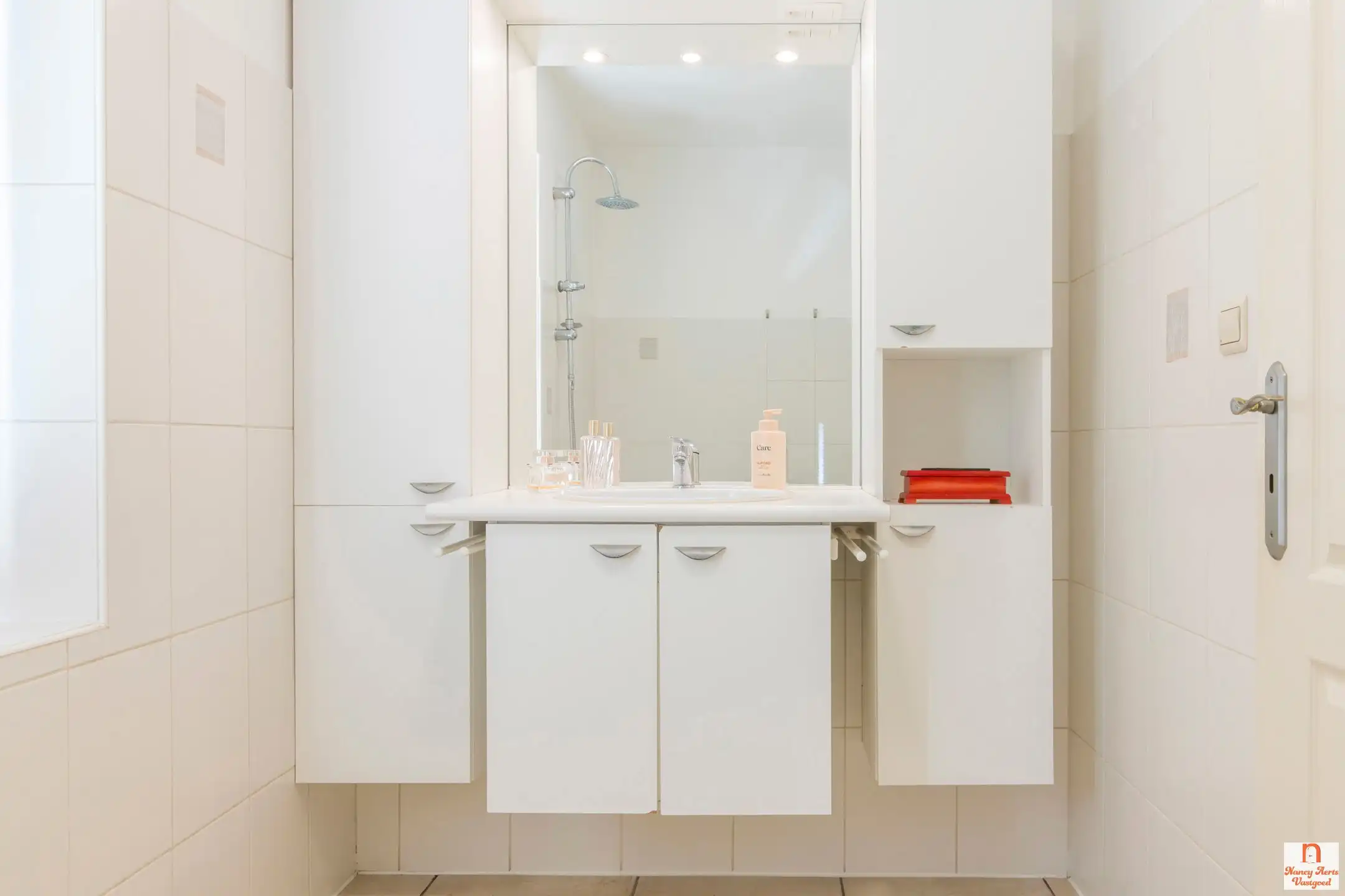 Gelijkvloers appartement met aparte ingang en privétuin foto 20