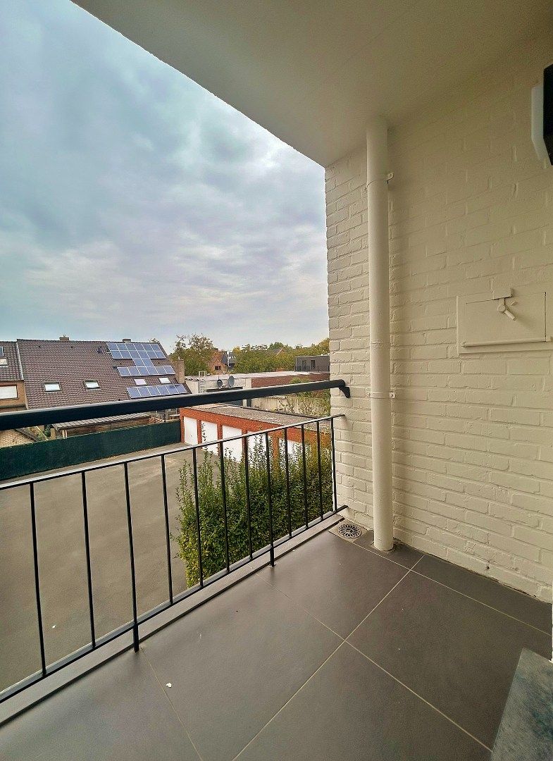 Lichtrijk en gerenoveerd appartement in het centrum van Ieper  foto 6