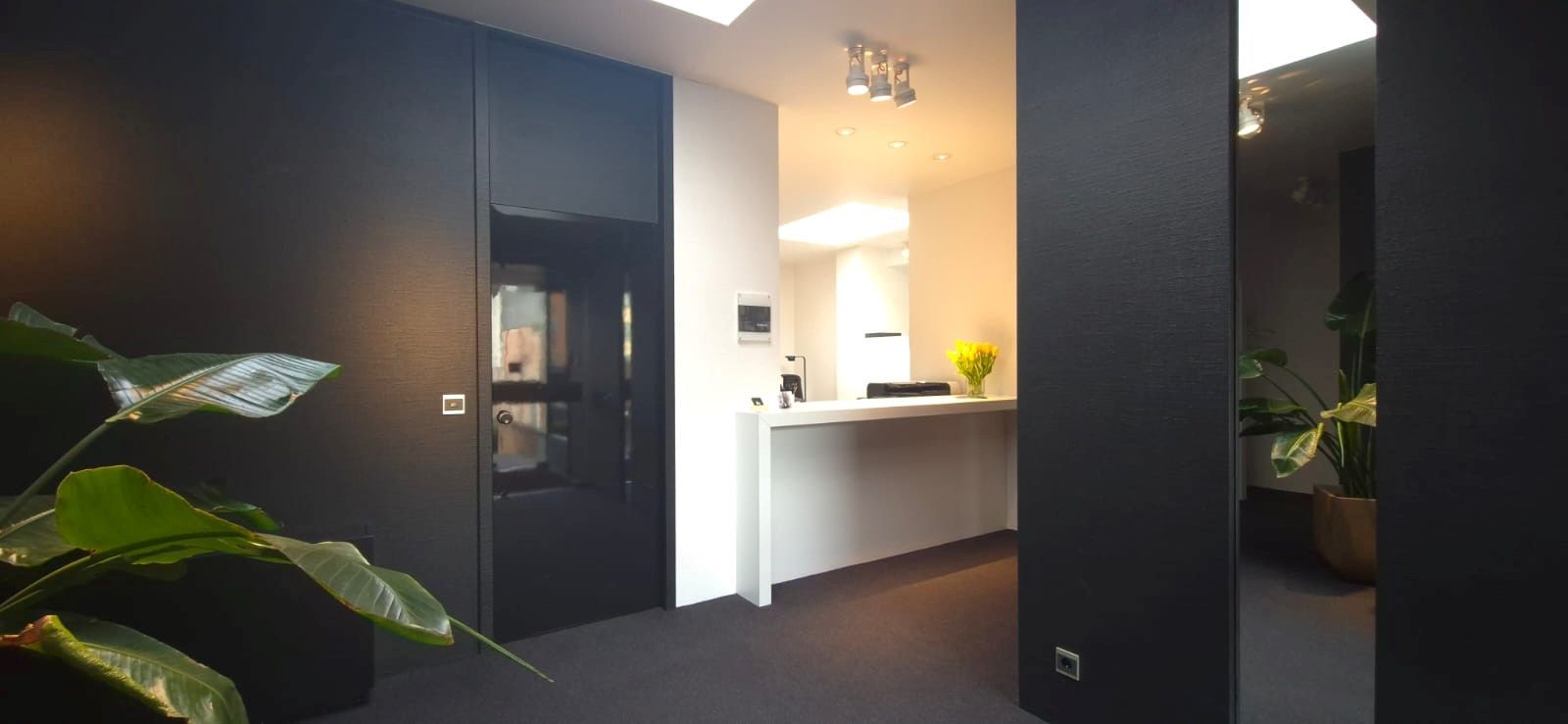  Ruim kantoor (± 200 m²) in centrum Kortrijk, Geheel of gedeeltelijk te huur. foto 11