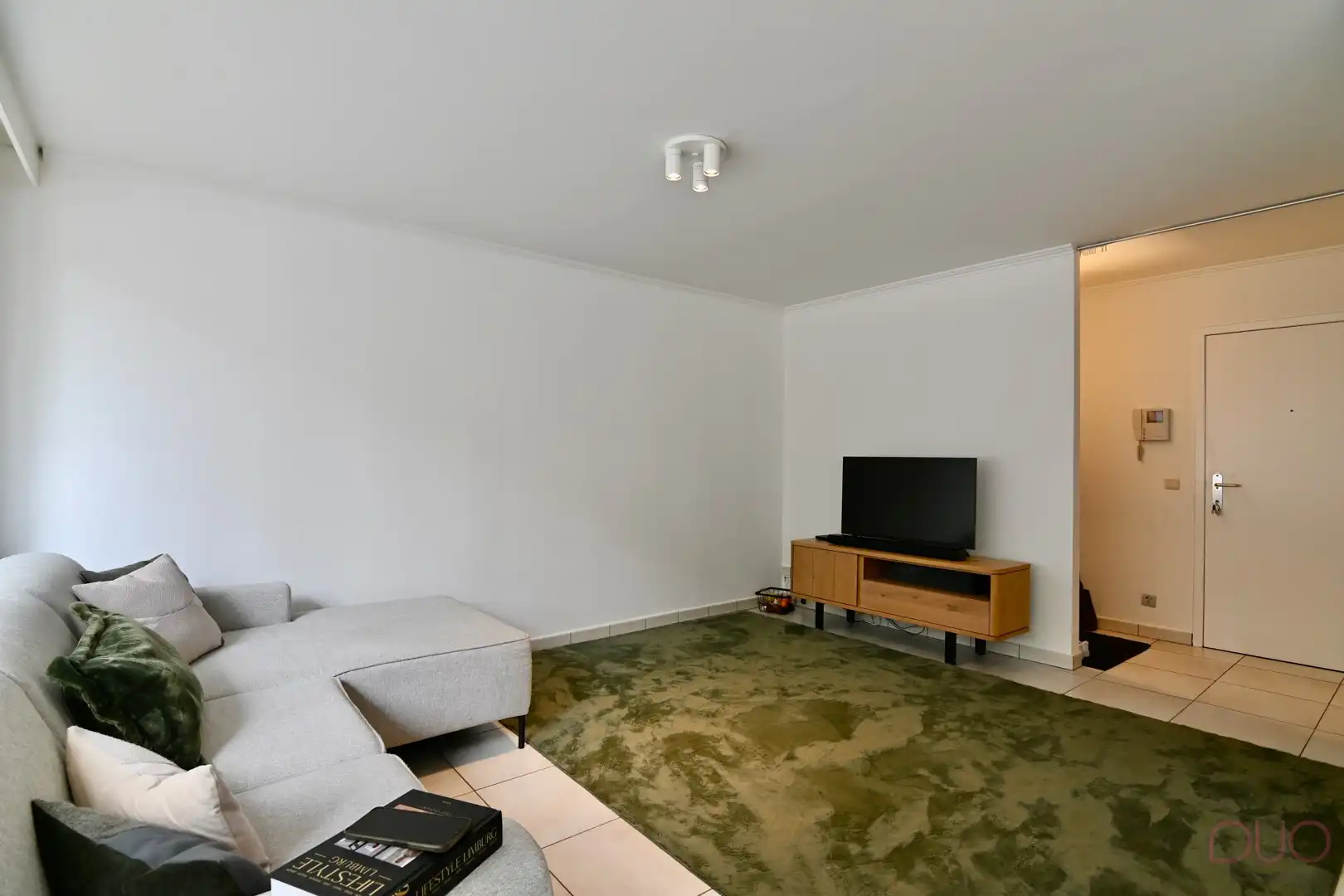 Instapklaar gelijkvloers appartement met 2 slaapkamers en garagebox op een toplocatie foto 5