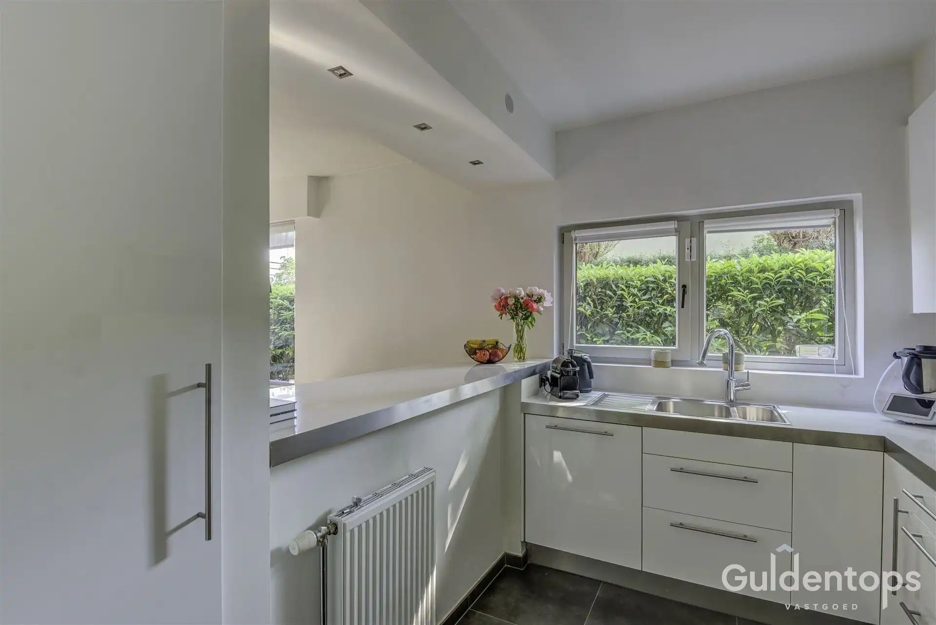 Modern ruim gelijkvloers (2 slk) appartement met ruime tuin foto 13