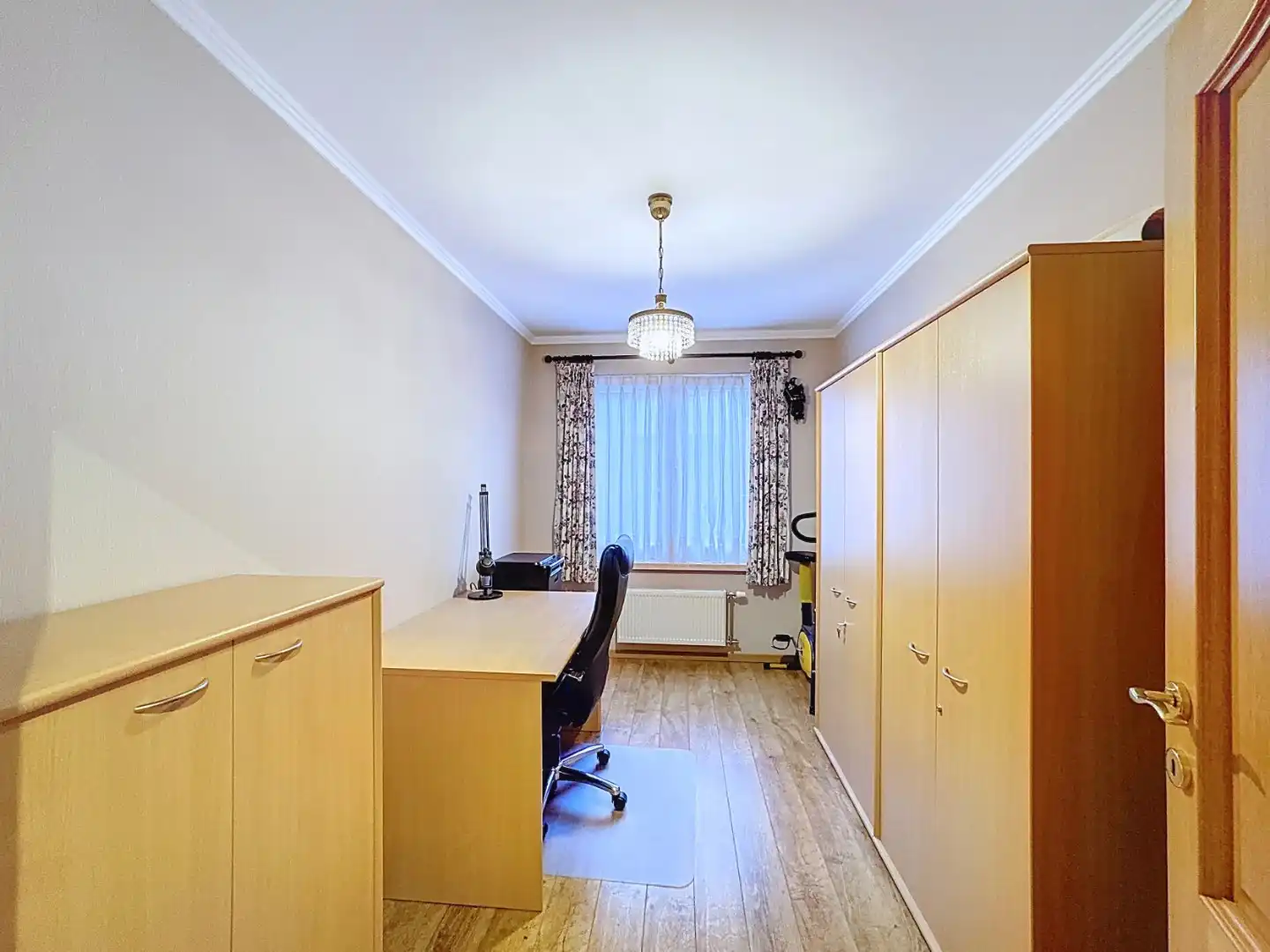 Centraal gelegen en ruim appartement foto 10