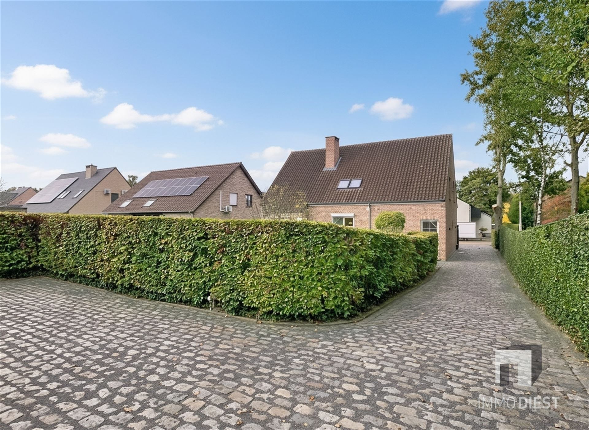 Ontdek deze solide, karaktervolle woning in Veerle met een zeer gunstige ligging op 10 are. foto 50