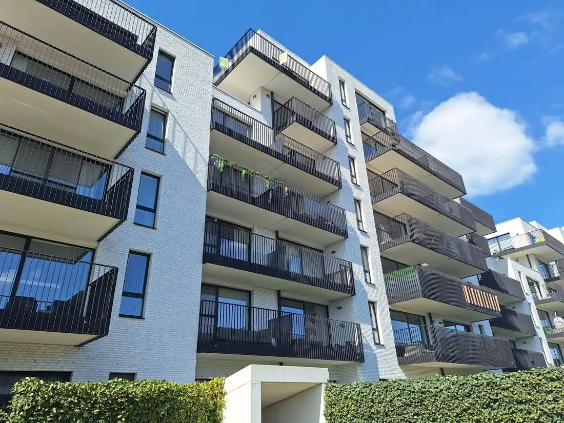 PENTHOUSE met LOFTGEVOEL op een UNIEKE locatie te Hasselt foto {{pictureIndex}}