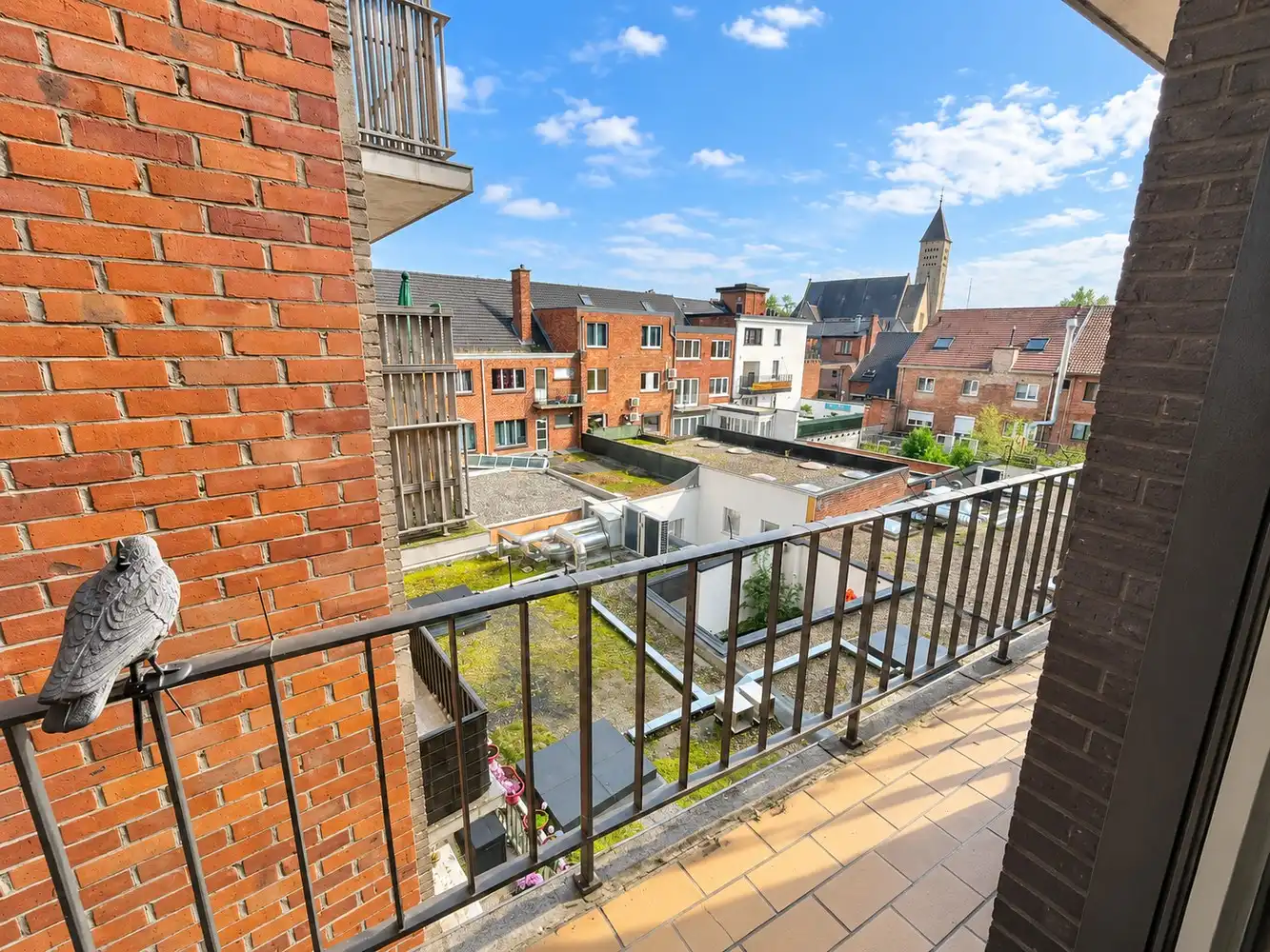 Lichtrijk en ruim appartement foto 7
