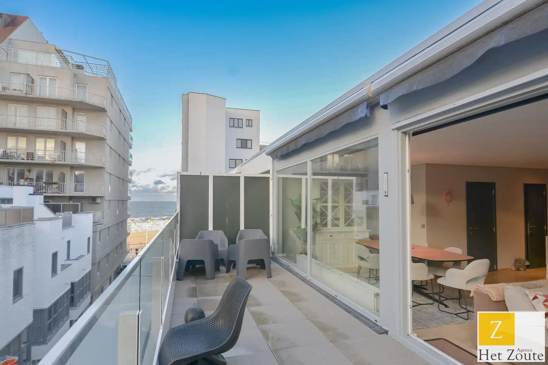 Instapklaar penthouse met terras en zijdelings zeezicht foto 7