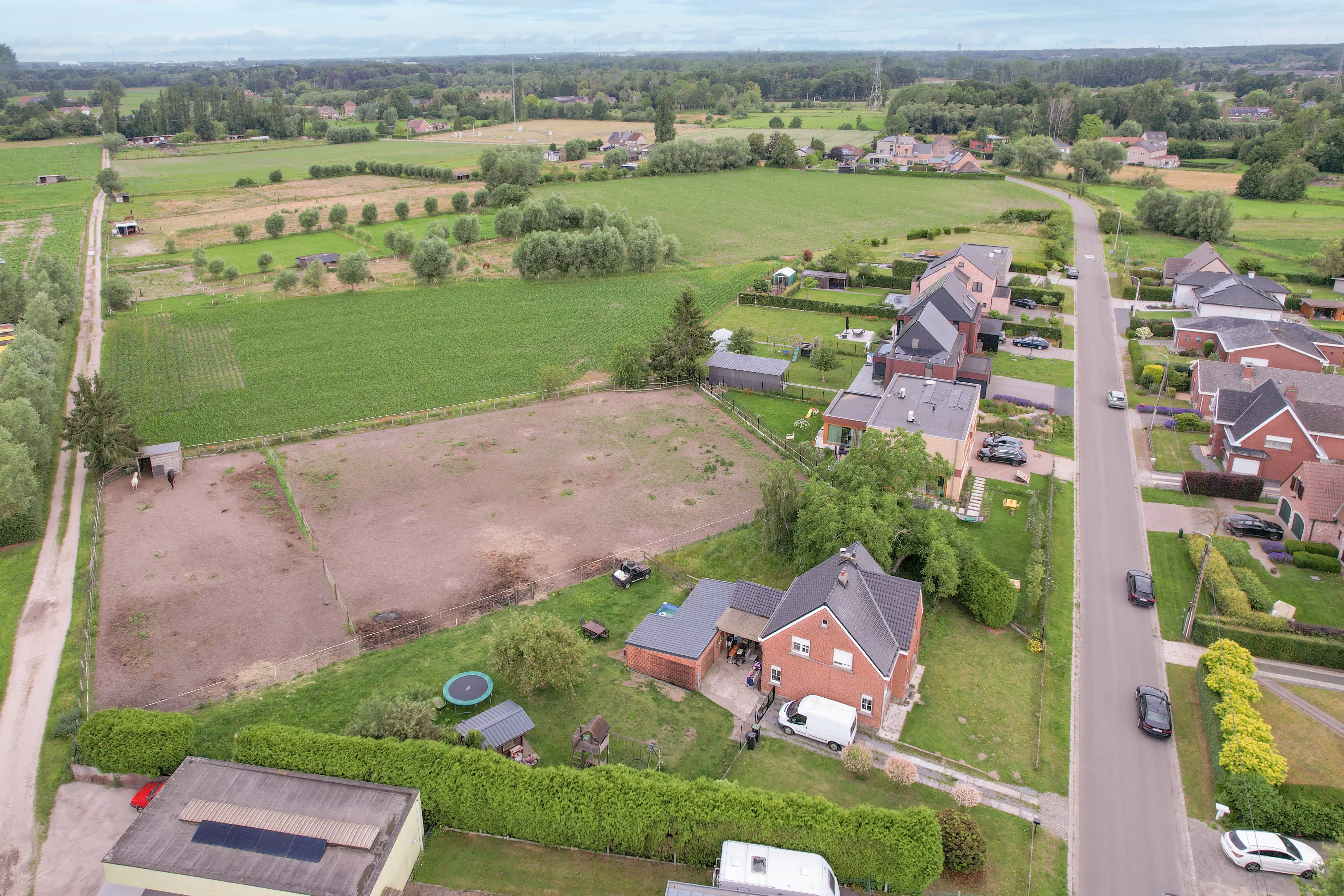 Rustig wonen in een charmante woning met ca. 31 are grond foto 25