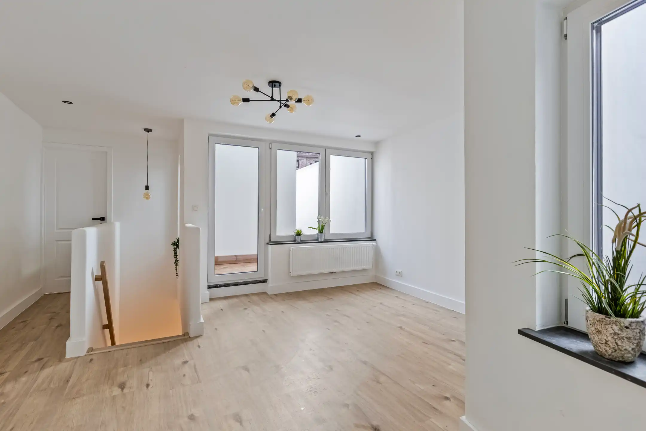 Prachtig gerenoveerde woning (met eventuele handelsruimte) foto 13