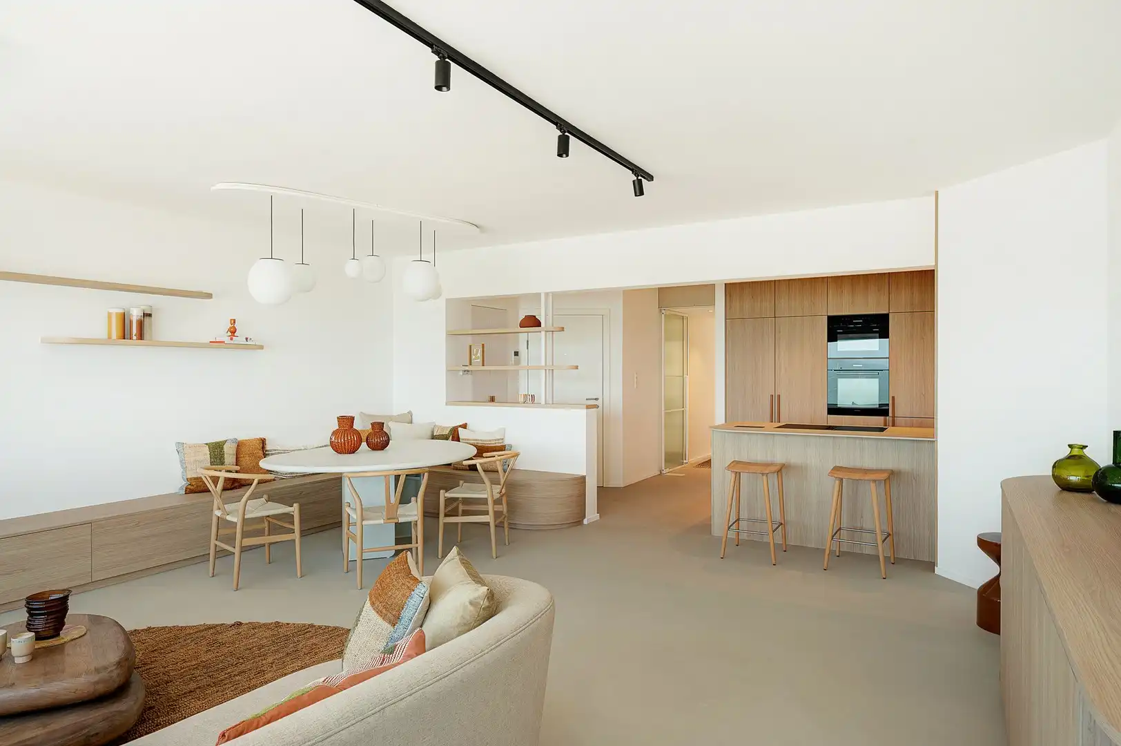 Prachtig gerenoveerd appartement met frontaal zeezicht, tussen het Lichttorenplein en het Albertplein. foto 9
