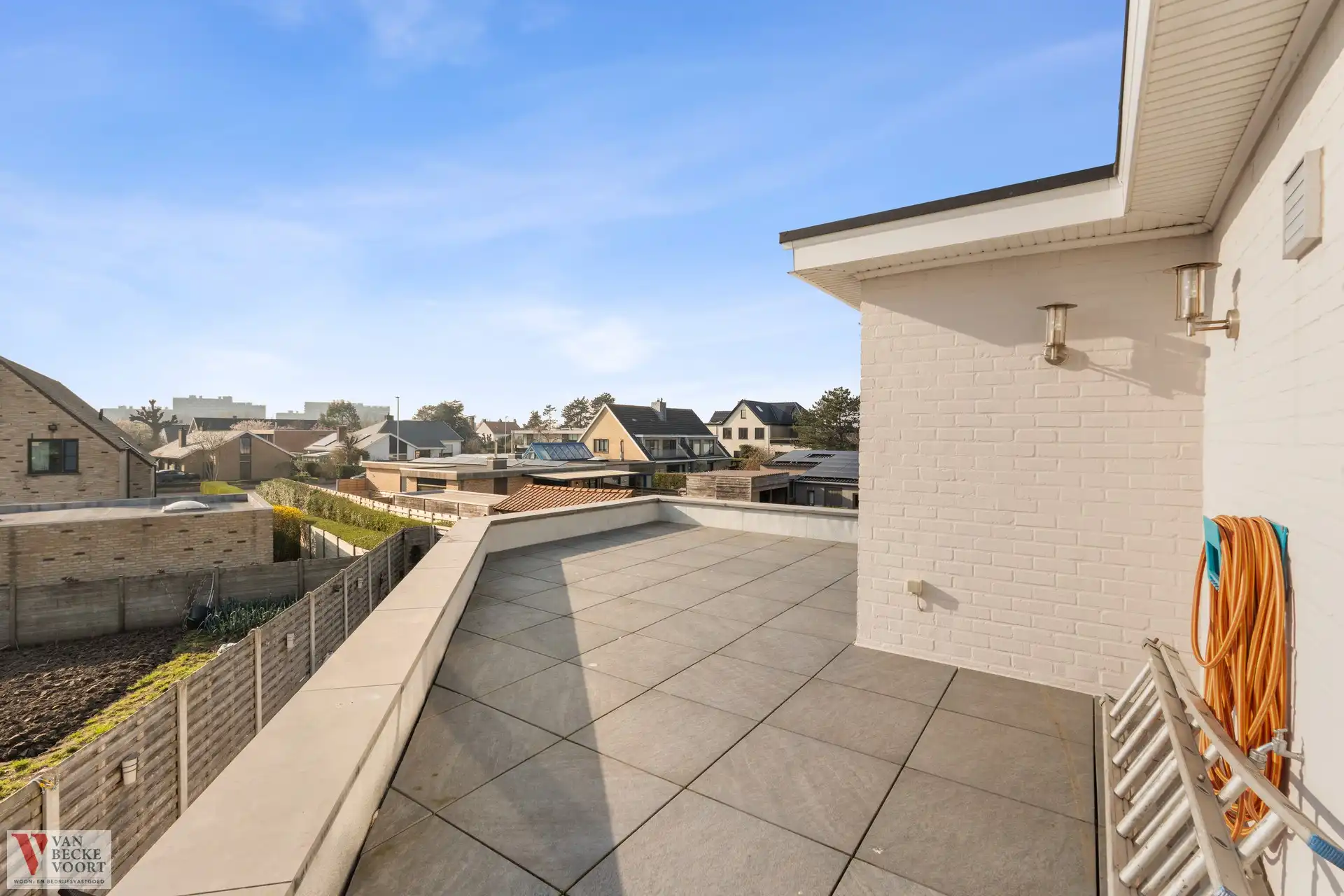 Huis aan invalsweg Oostende foto 19