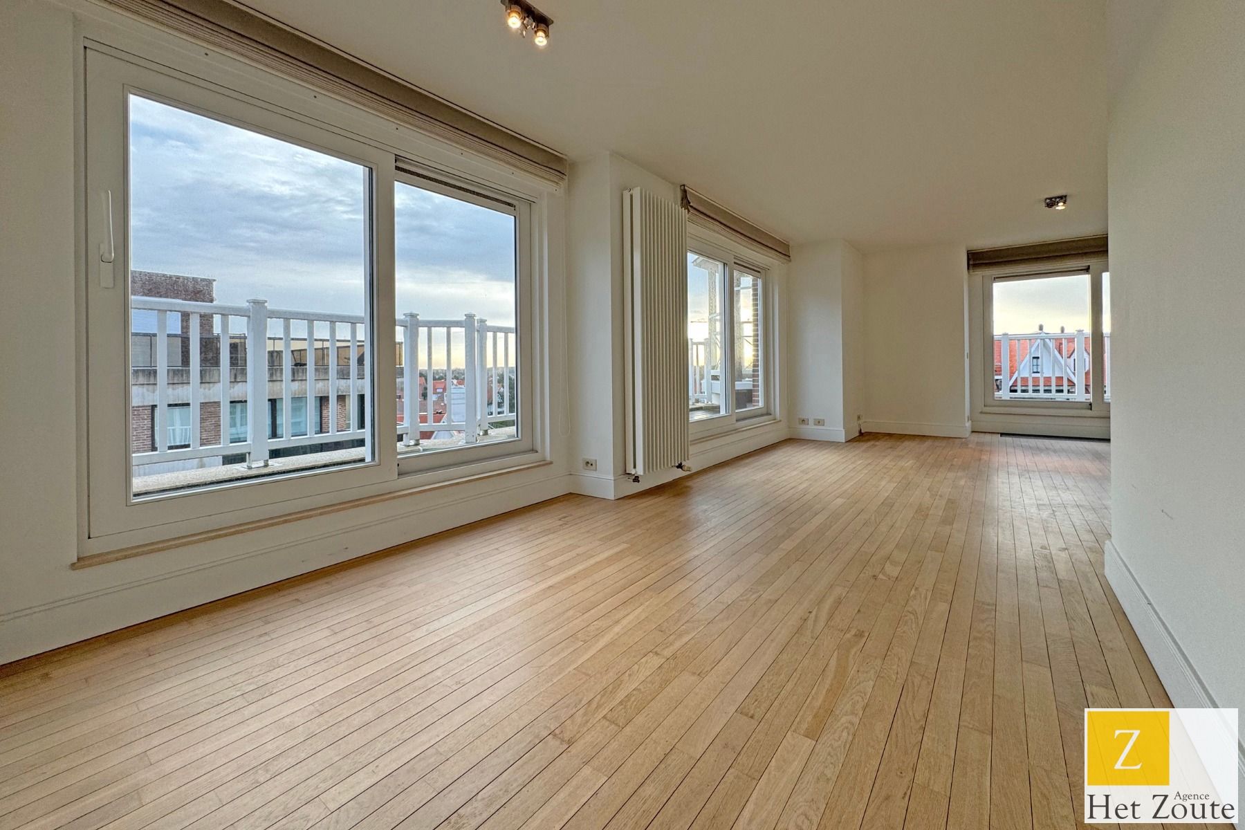 Duplex hoekappartement aan Driehoeksplein Knokke Het Zoute foto 2