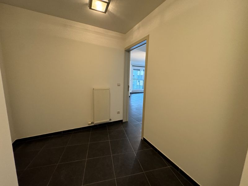 IN OPTIE! Instapklaar 2 slpk appartement nabij centrum Geel. foto 5