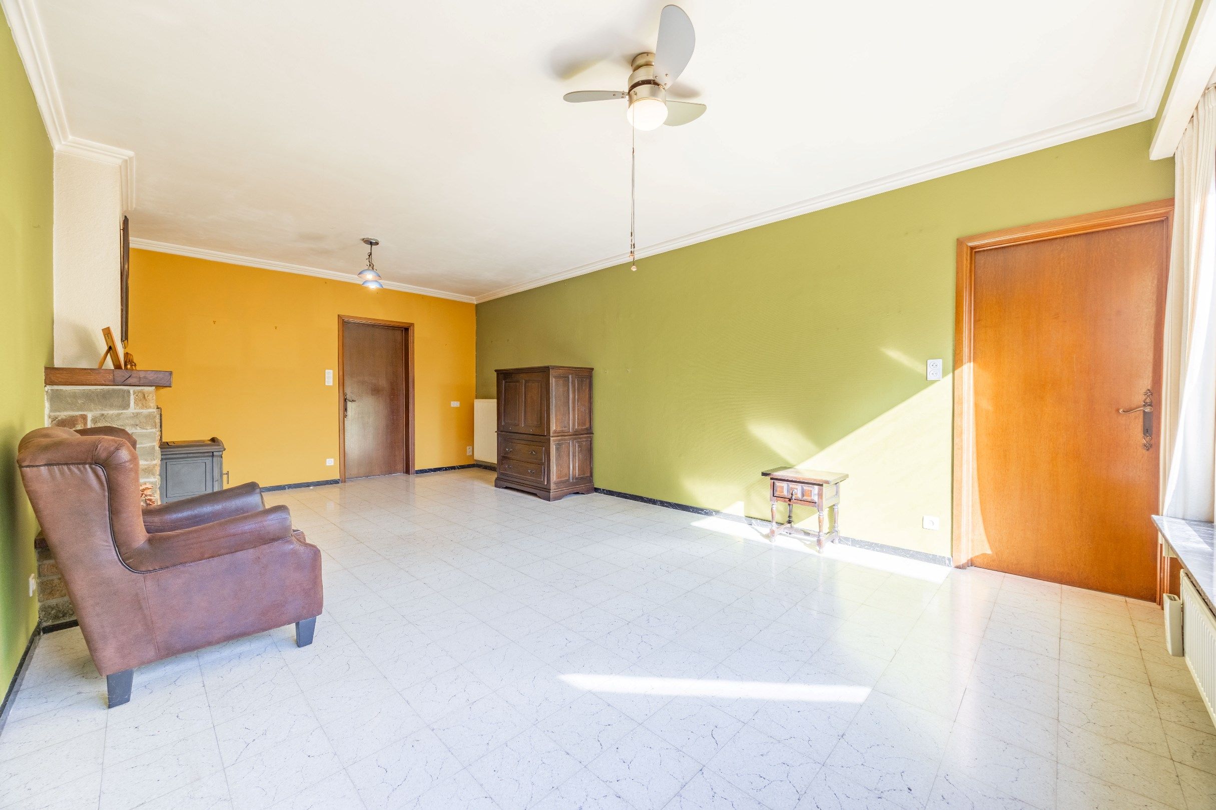CENTRAAL GELEGEN WONING MET GARAGE foto 3