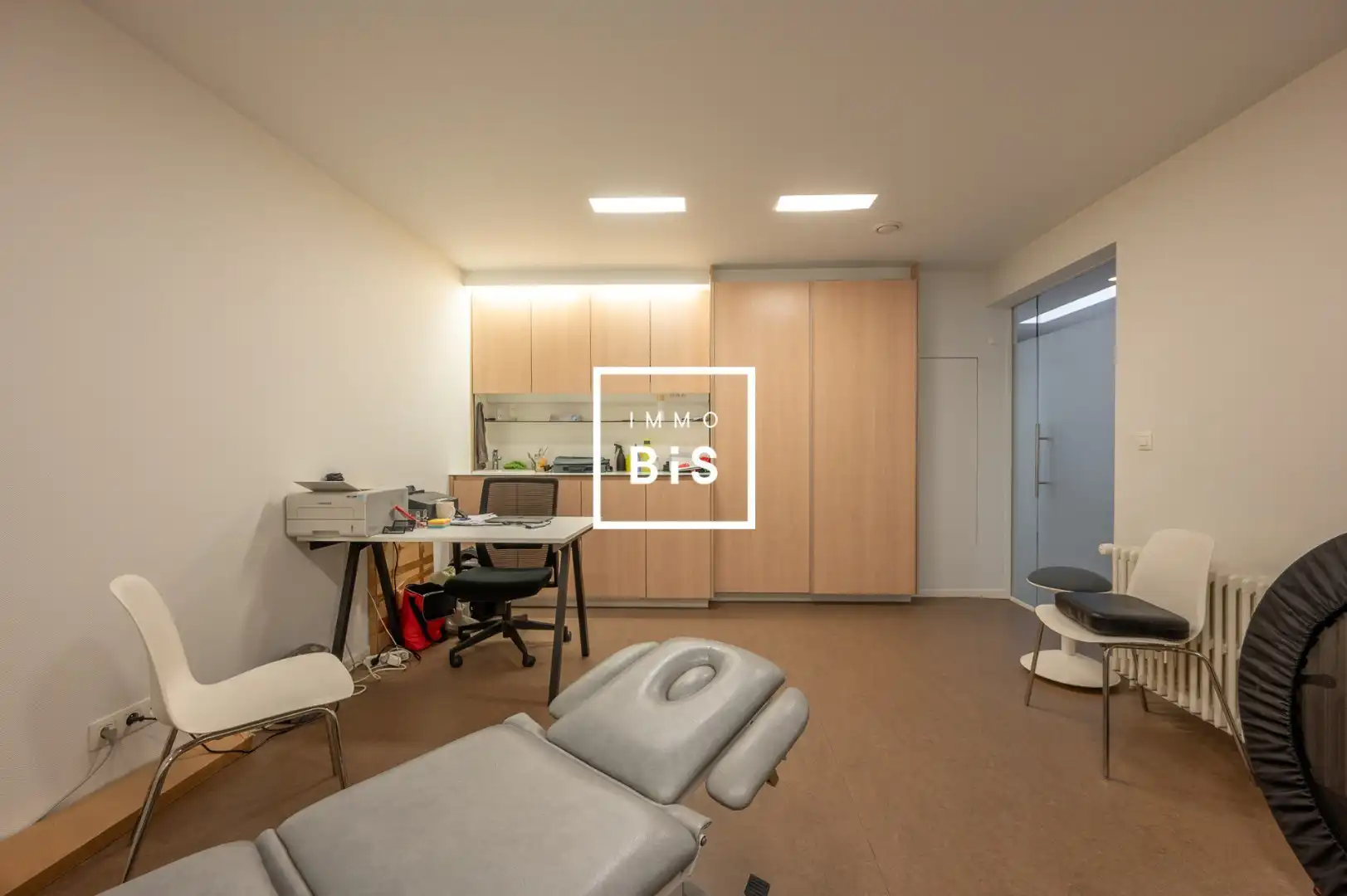 Centraal gelegen instapklaar handelspand op topligging in de Dumortierlaan foto 7