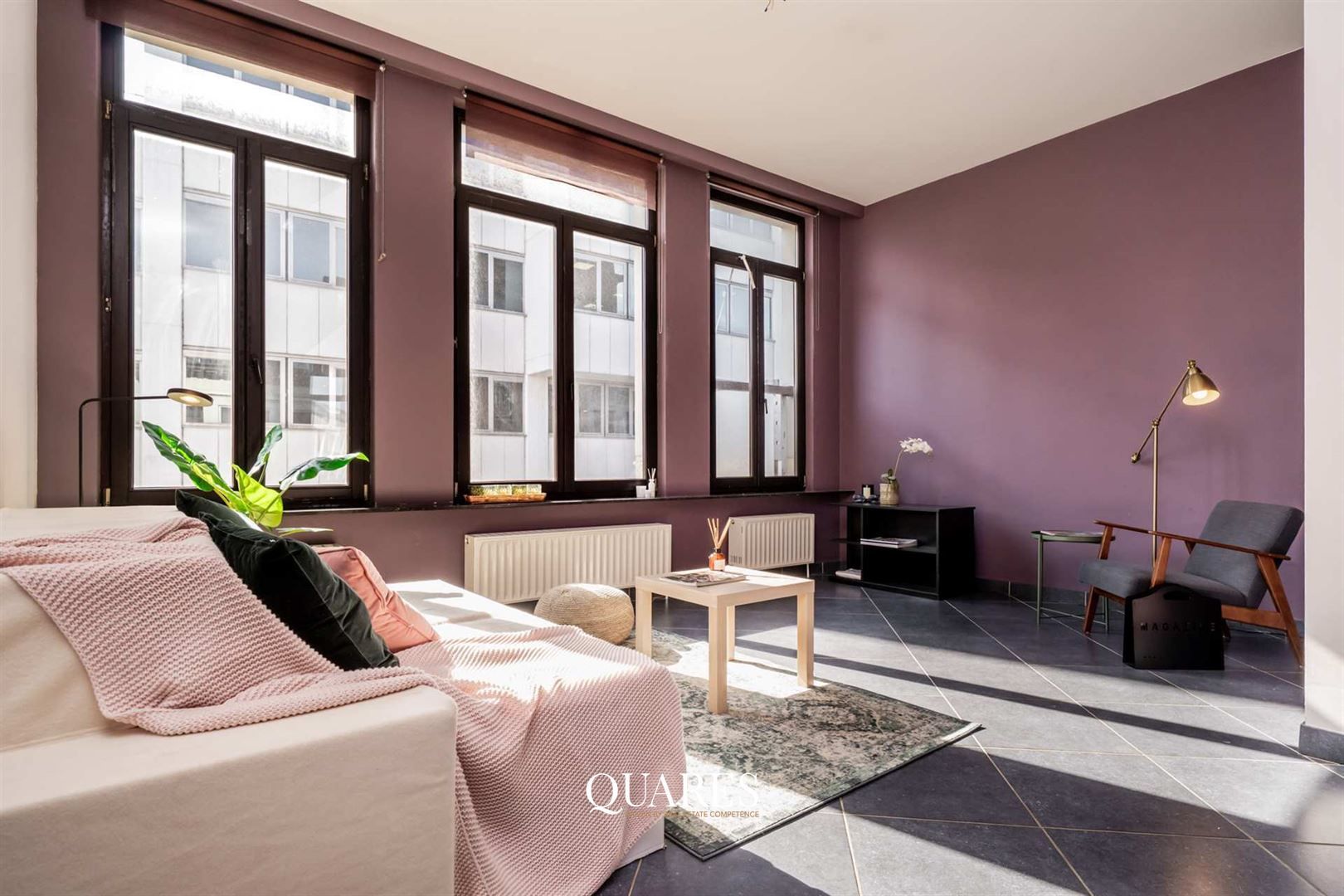 Instapklaar app. met terras in historisch centrum foto 2