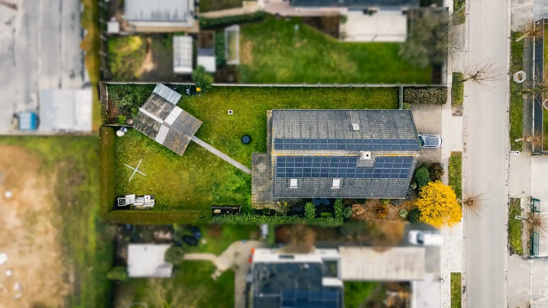 Villa met 6 kamers,  garage, 44 zonnepanelen, en veel ruimte op 810 m² foto 20