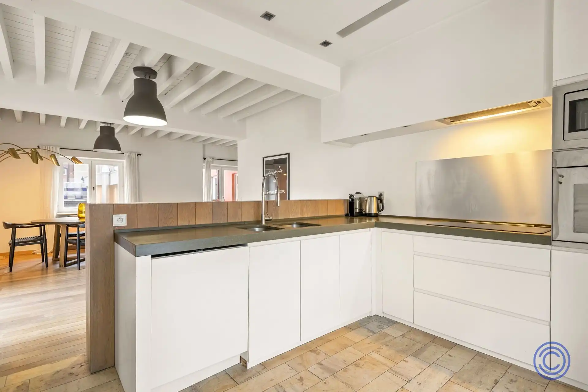 Karaktervol appartement van 195 m² met terras aan de voet van de kathedraal foto 7