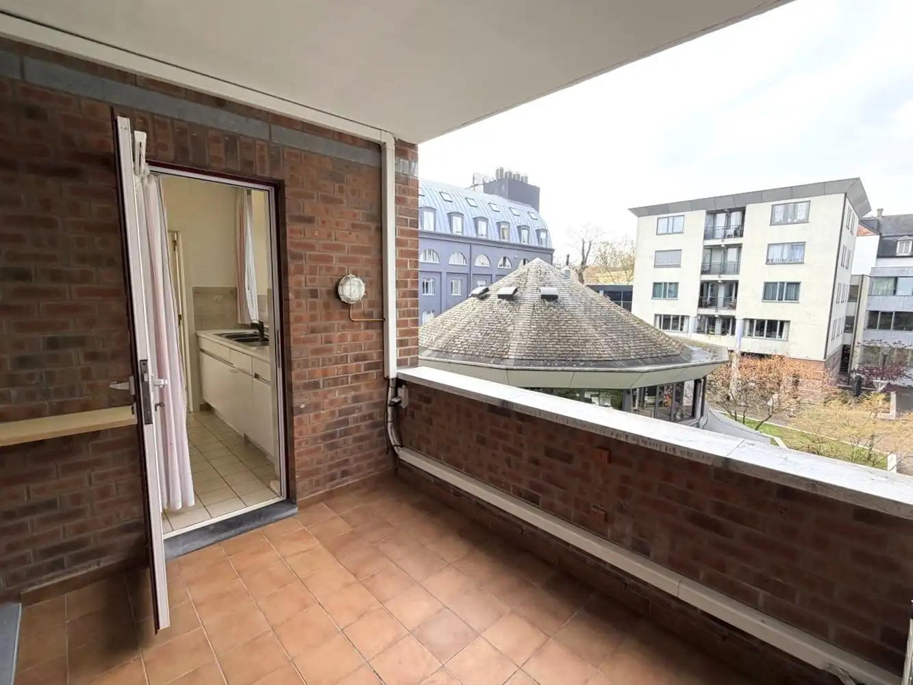 Ruim en lichtrijk appartement  (ca. 100m2) met autostaanplaats centrum Leuven foto 11