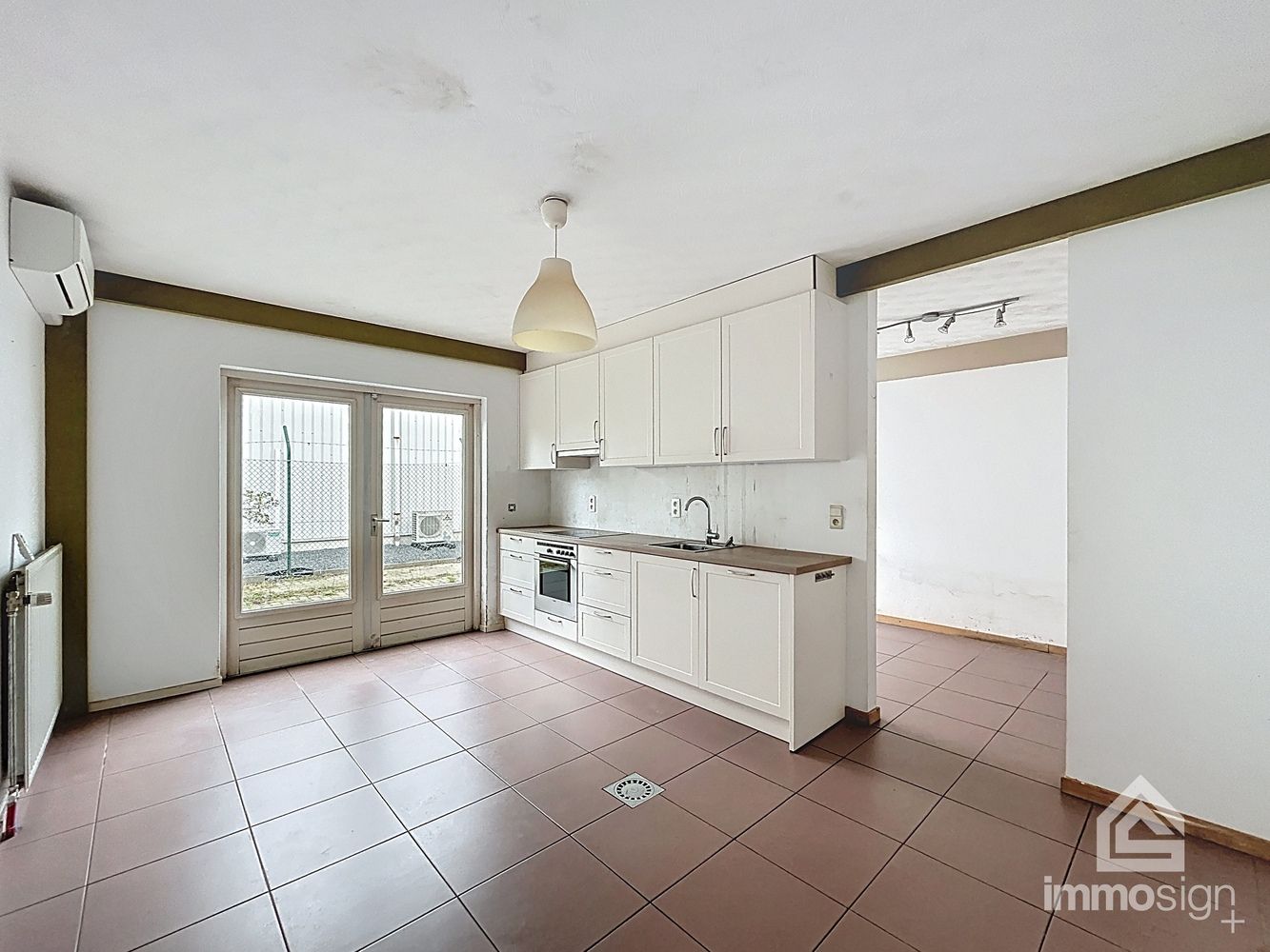 Bedrijfshal, kantoren en twee woonunits. Werken en wonen combineren op één strategische locatie! foto 19