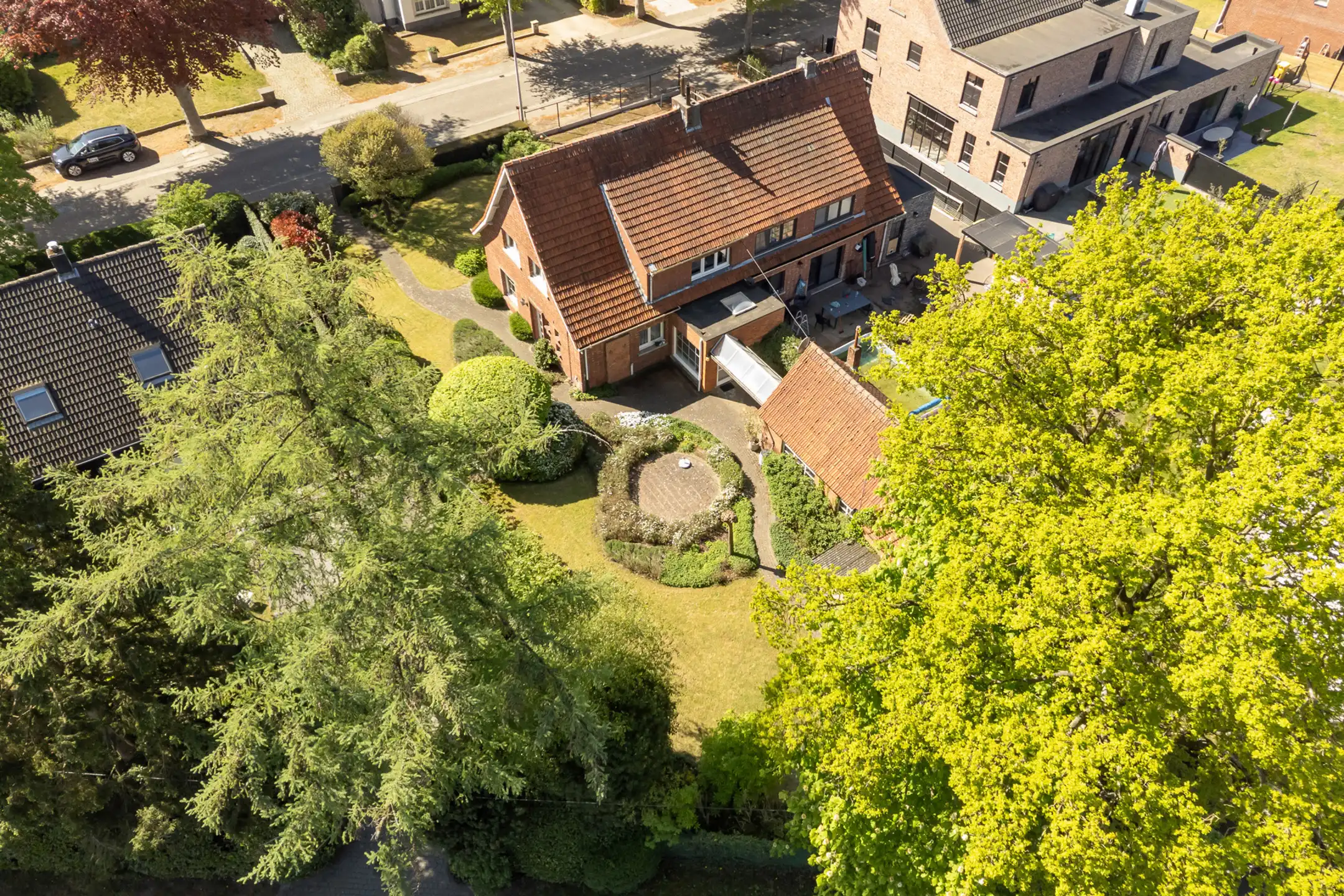 Charmante woning met 4 slpks op 742 m² met achteringang foto 41